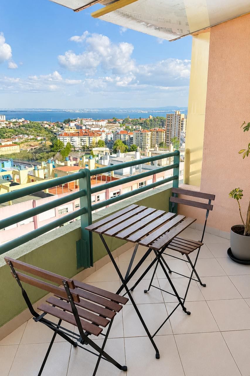 Apartament de închiriat pentru 1.300 EUR pe lună în Lisbon, Avenida Engenheiro Arantes e Oliveira