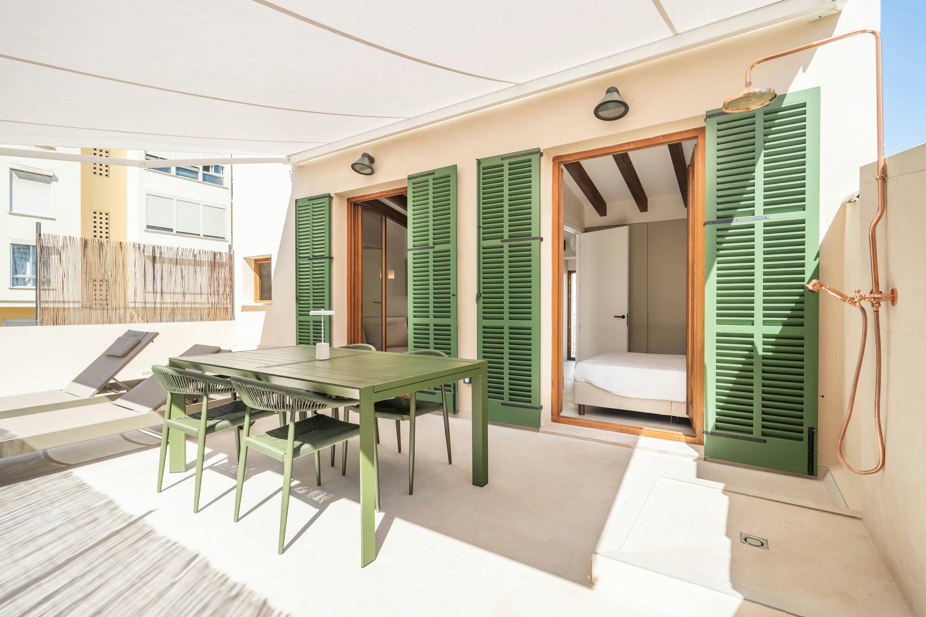 Apartment for rent for €2,000 per month in Palma, Carrer de Contestí