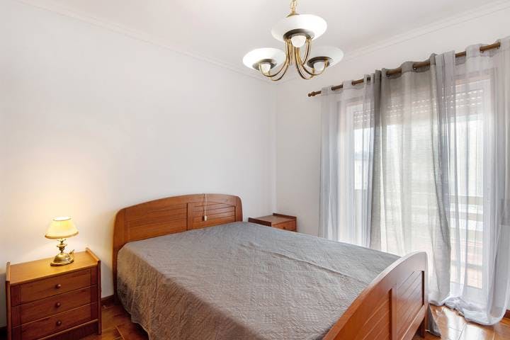 WG-Zimmer zu mieten für 595 € pro Monat in Gafanha da Nazaré, Avenida Fernandes Lavrador