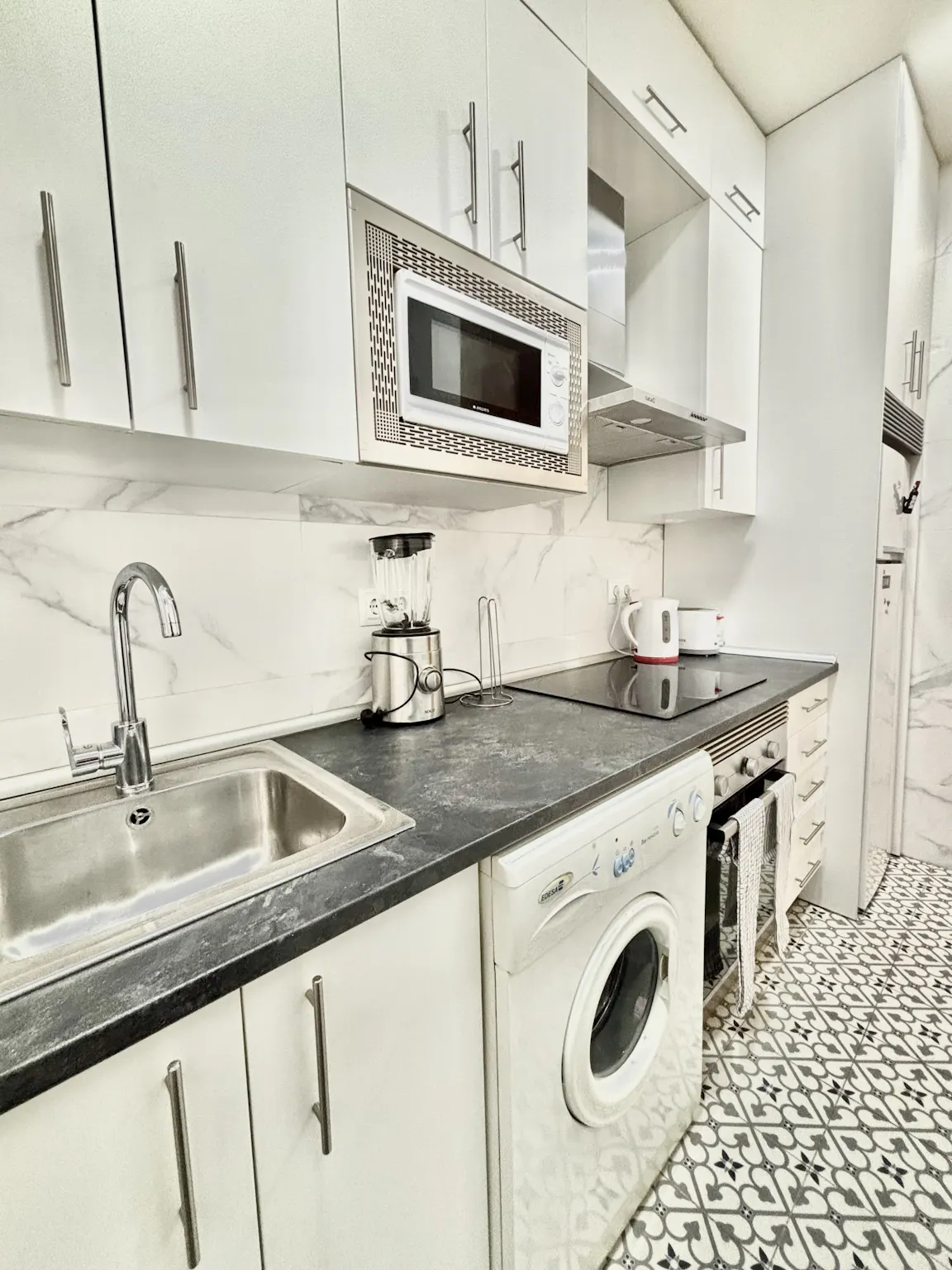 1-Bedroom Apartment in Calle de García Luna, Madrid (1715114) ROOM 1