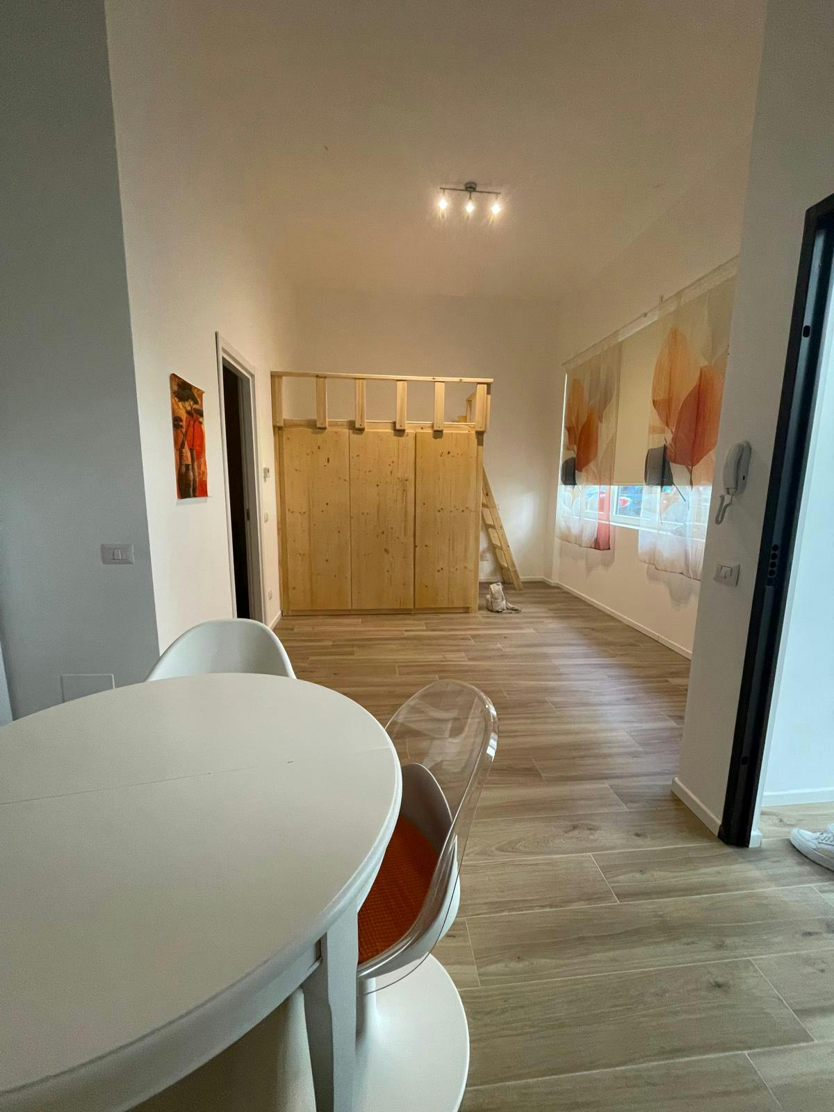 Apartamento en alquiler por 1200 € al mes en Milan, Via degli Umiliati