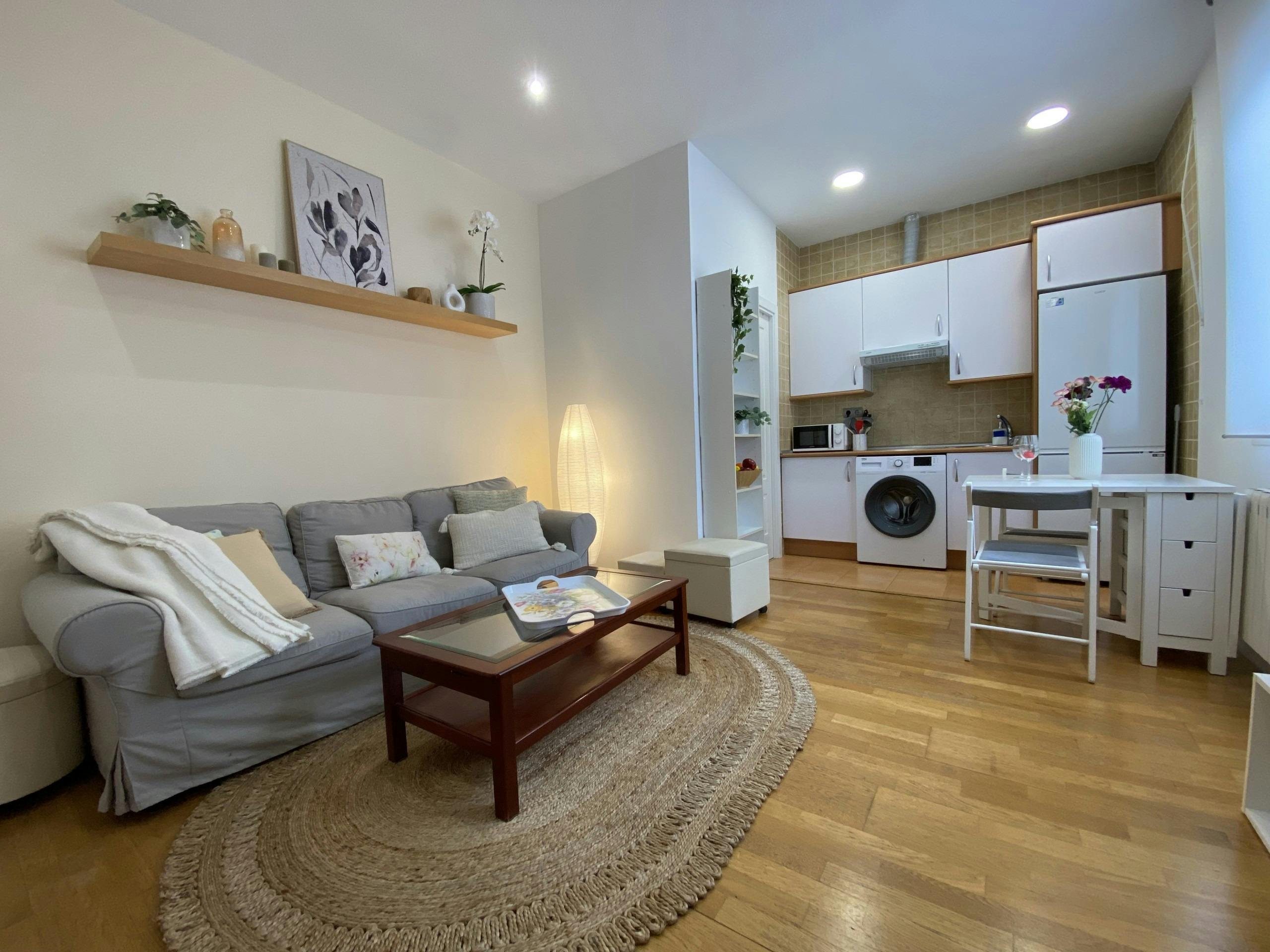 1-Bedroom Apartment in Calle del Limonero, Madrid (1715165) room image 1