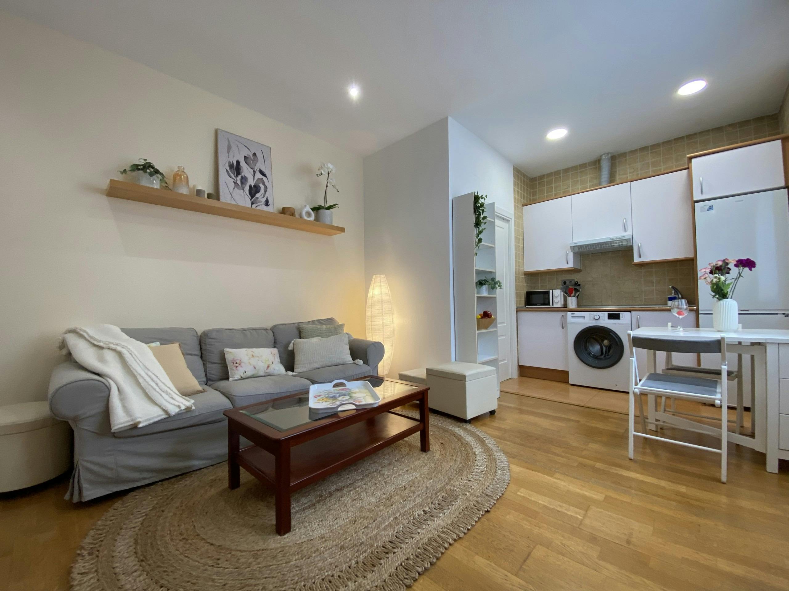 1-Bedroom Apartment in Calle del Limonero, Madrid (1715165) room image 2