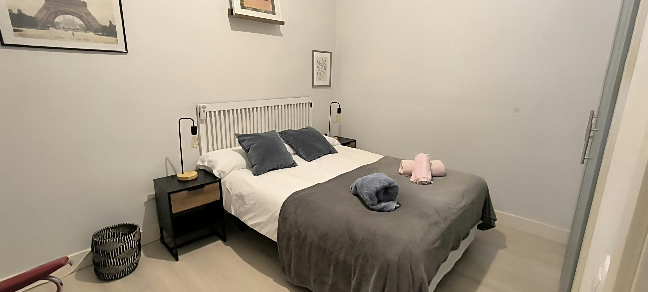 1-Bedroom Apartment in Calle de Martín de los Heros, Madrid (1715184) room image 1