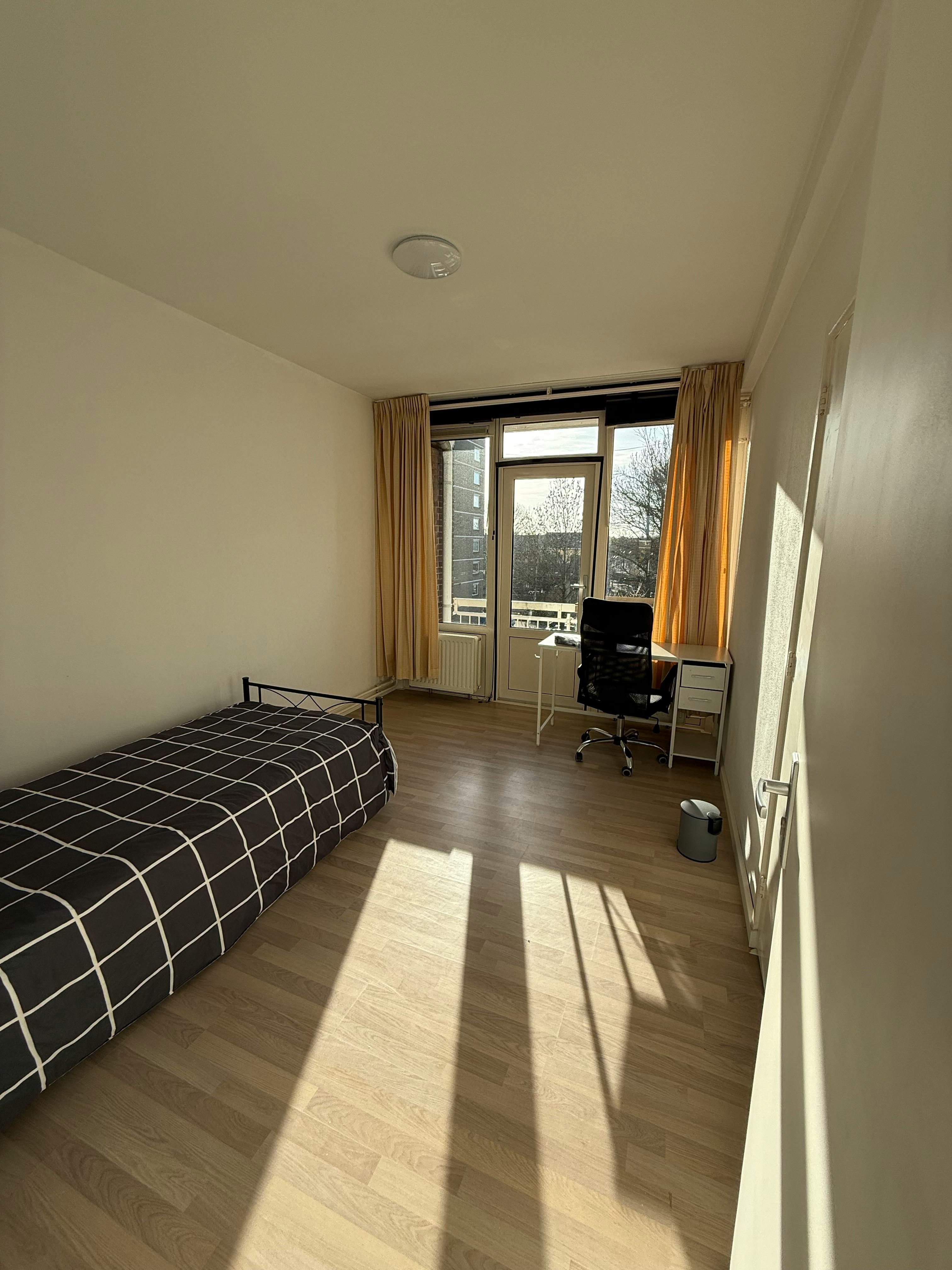 Private room for rent for €800 per month in Rotterdam, Socratesstraat