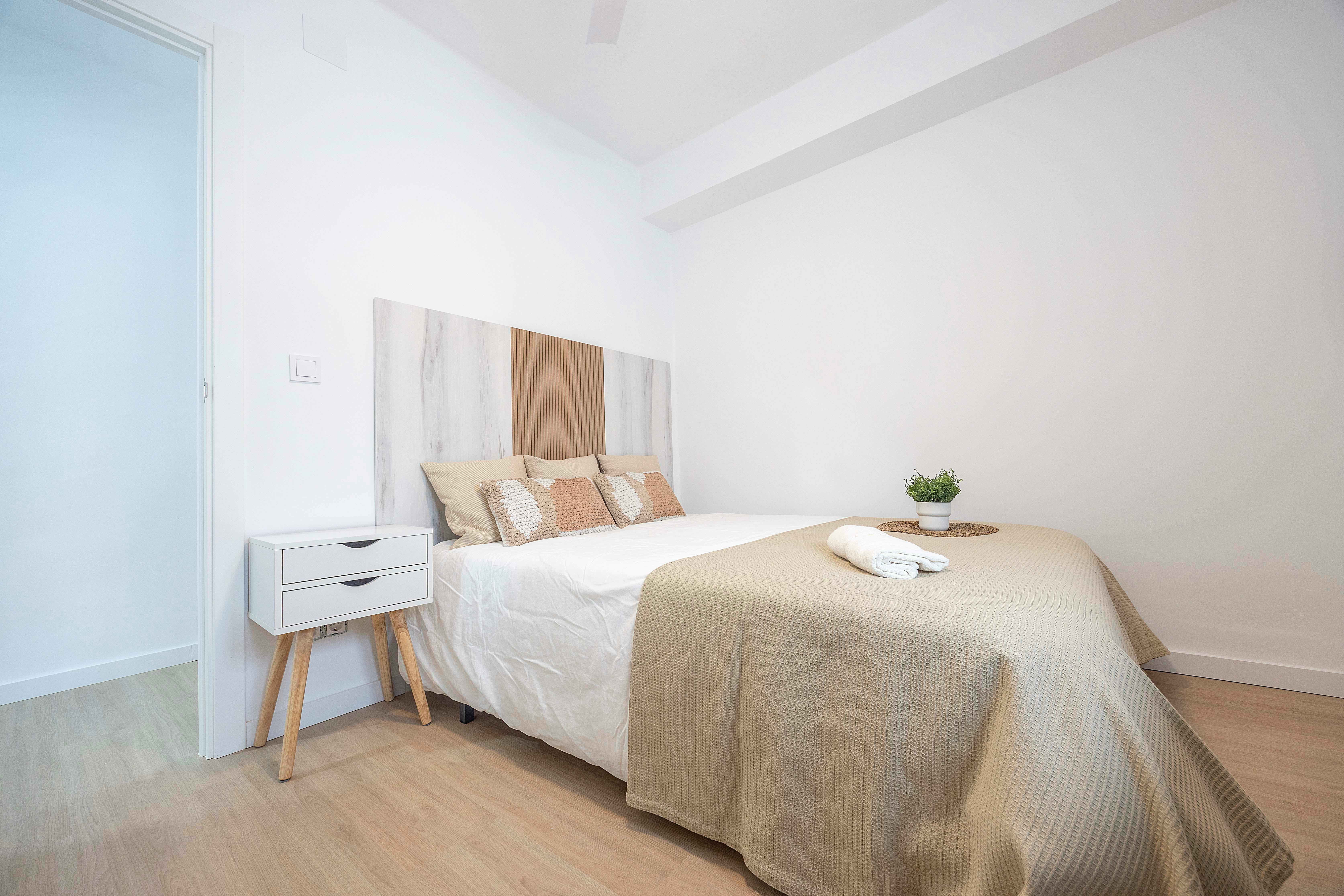 Private room in Carrer de l'Arquitecte Arnau, Valencia (1715196) room image 1