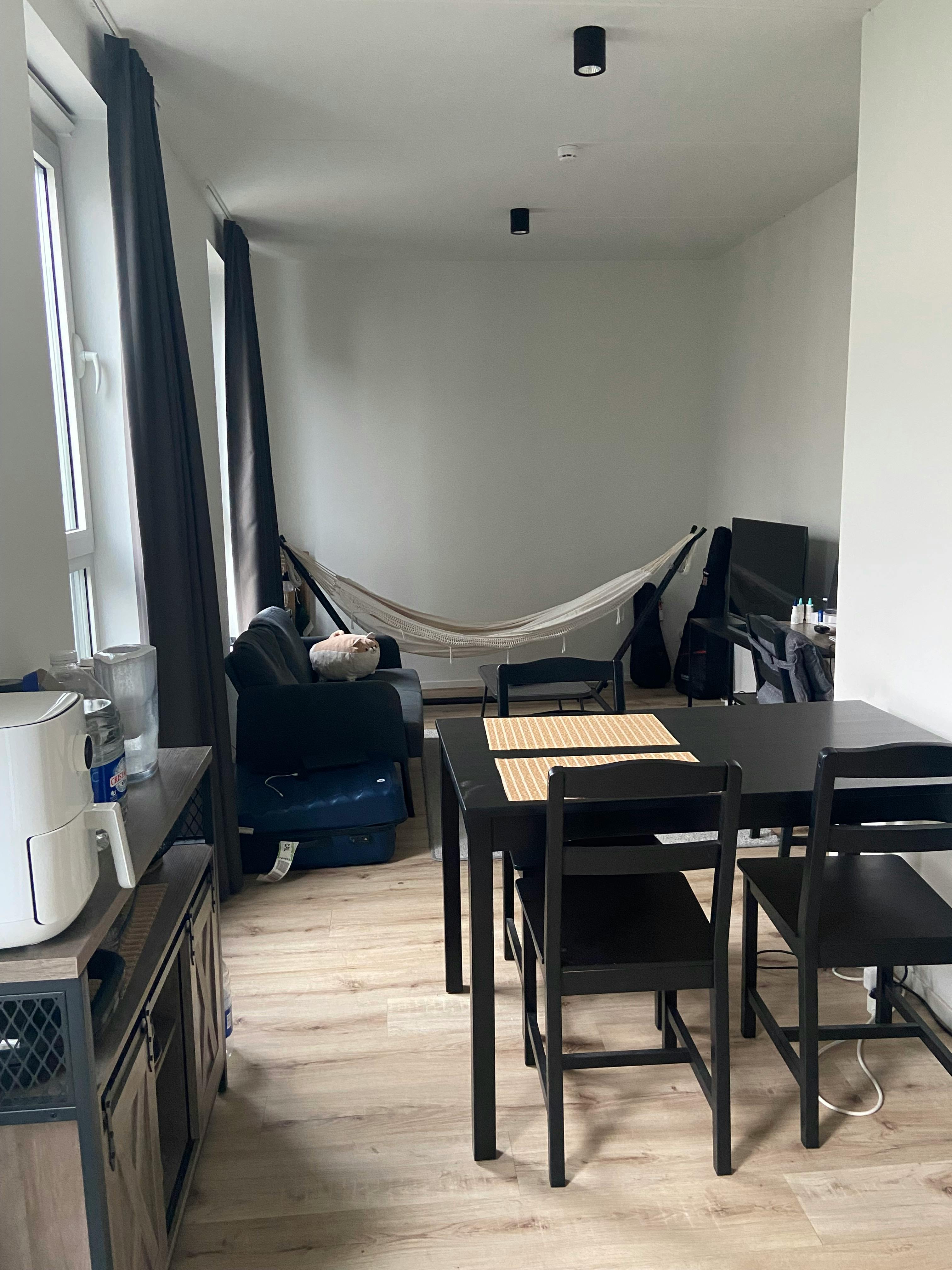 公寓 正在以 €1,100 的月租出租，其位于 Brussels, Rue Saint-Pierre