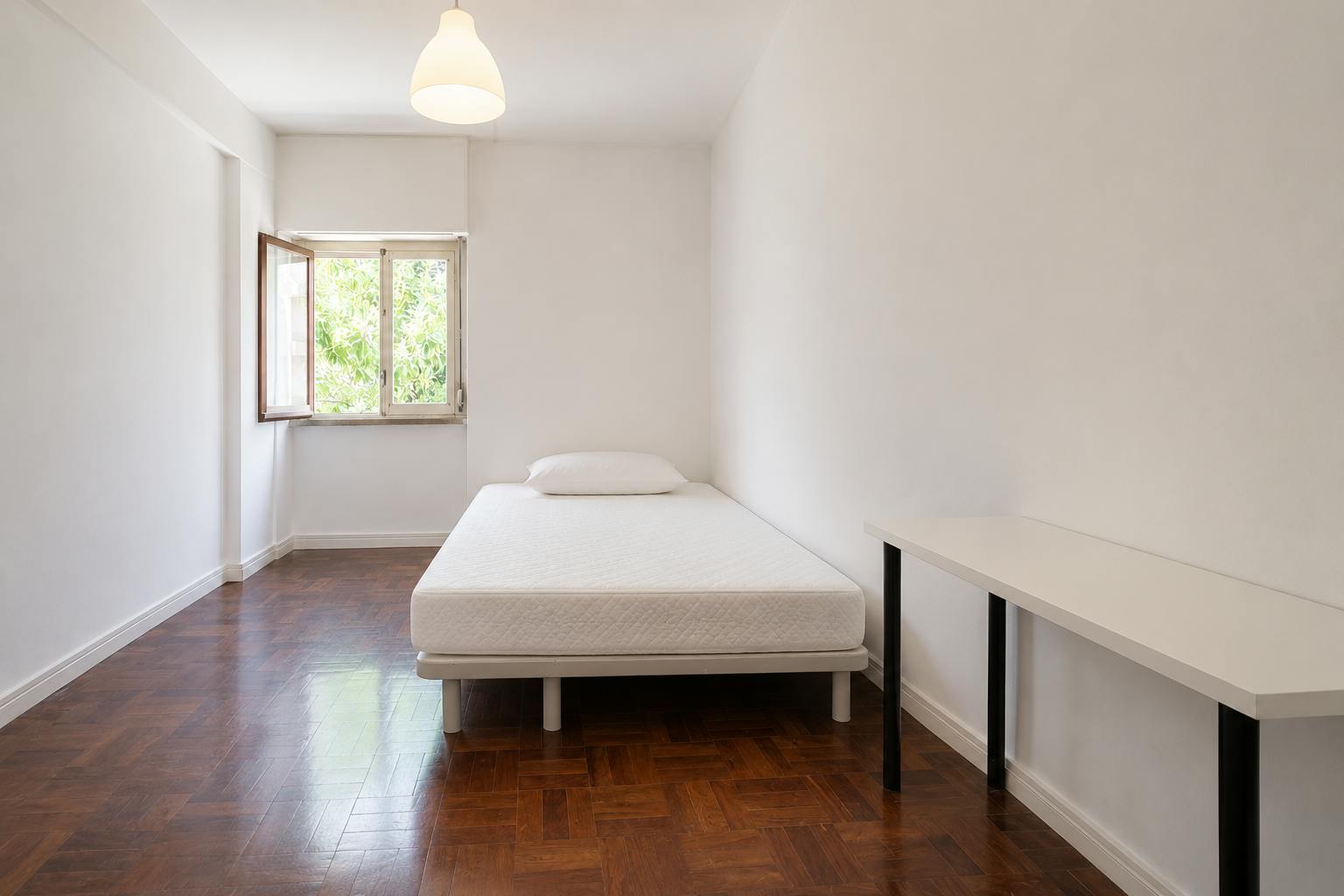Private room for rent for €490 per month in Lisbon, Travessa do Possolo