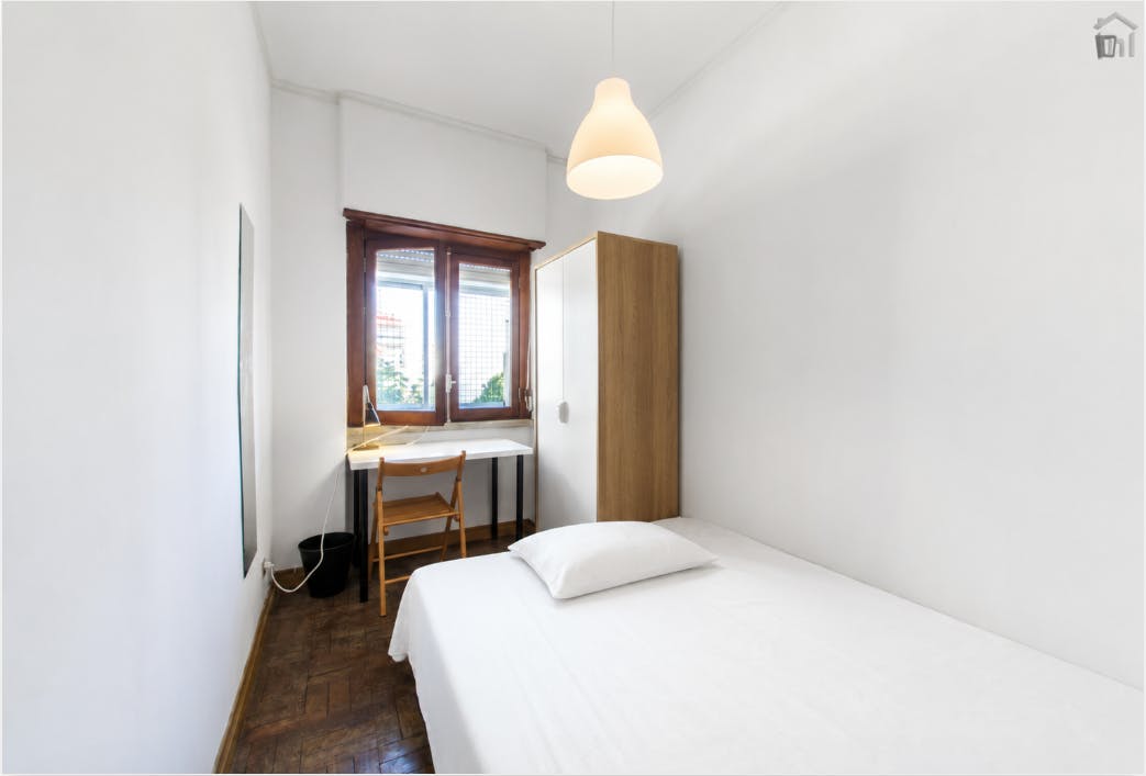 Privat rum att hyra för 490 € i månaden i Lisbon, Travessa do Possolo