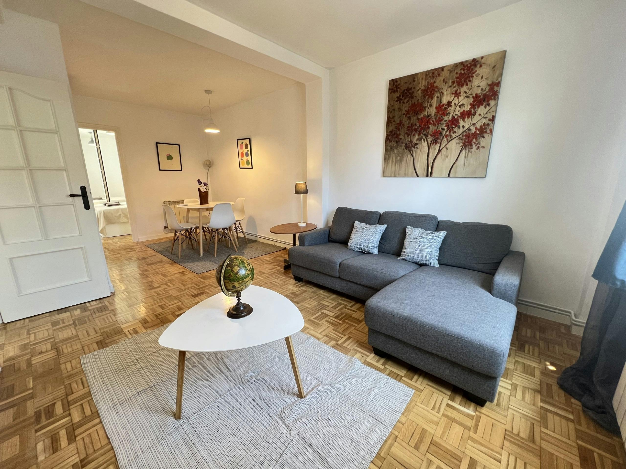 2-Bedroom Apartment in Calle de Navas del Rey, Madrid (1715367) ROOM