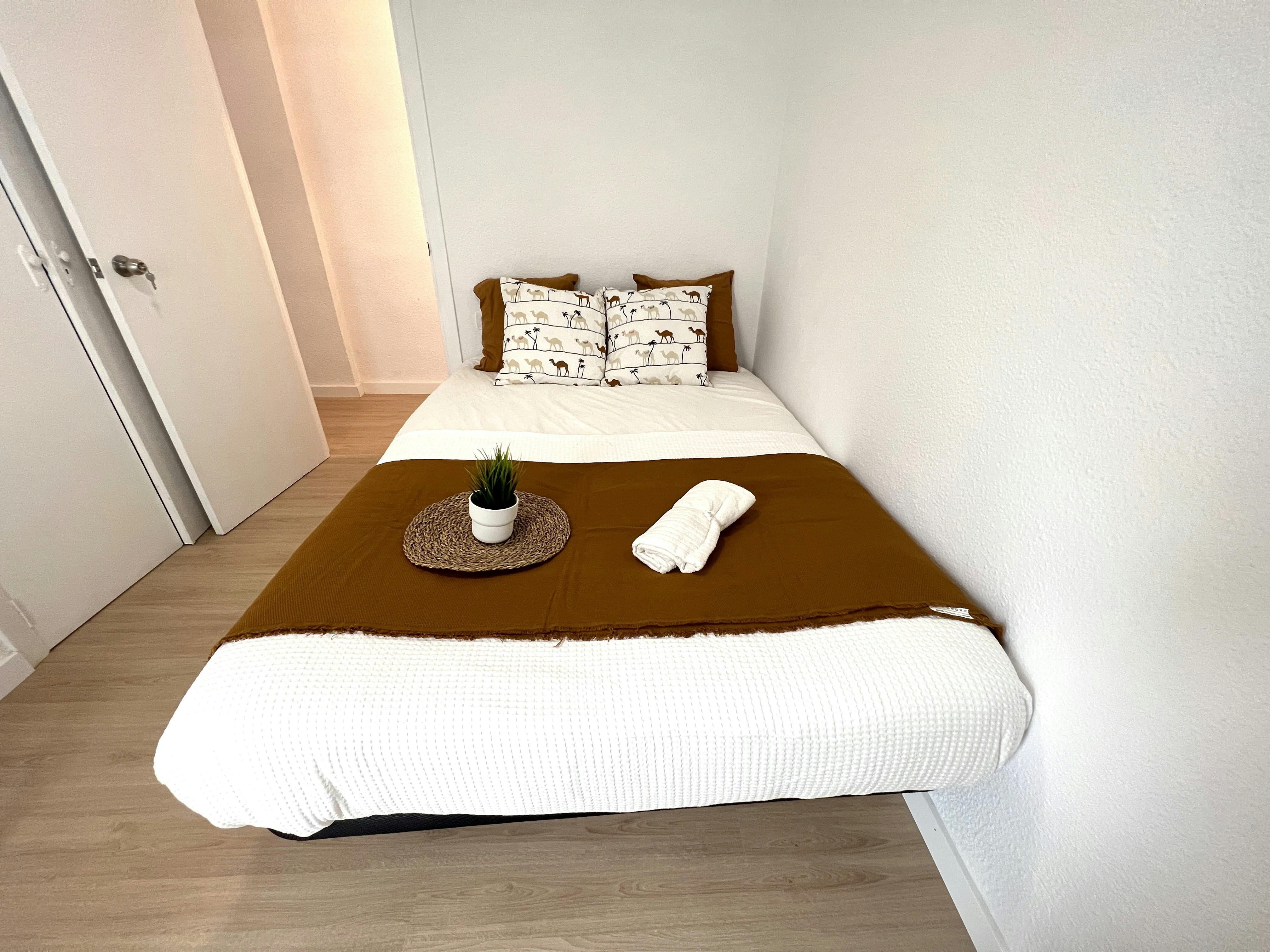 Private room in Carrer de Carreres Puchalt, Valencia (1715380) ROOM