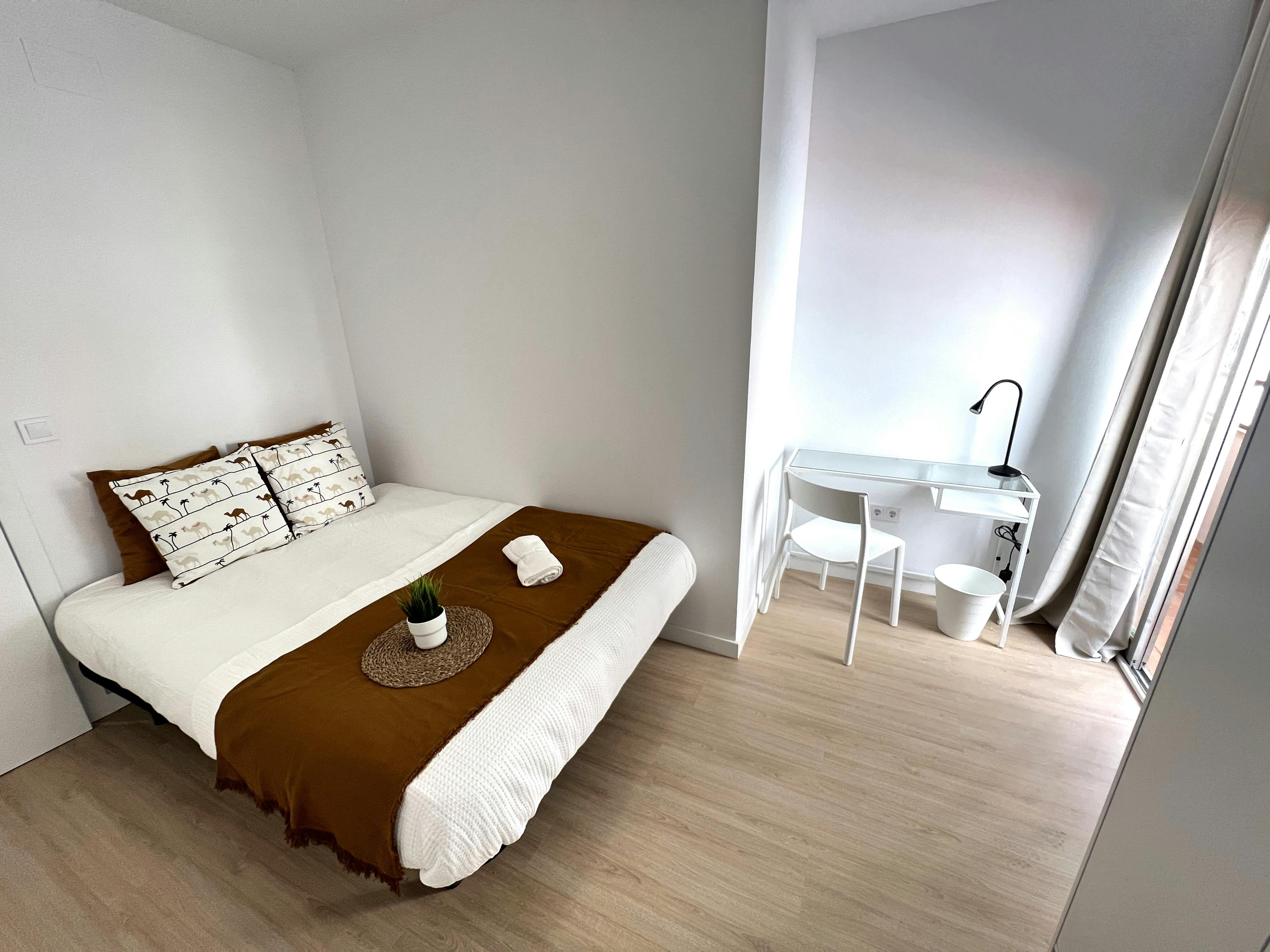Private room in Carrer de Carreres Puchalt, Valencia (1715385) room image 1