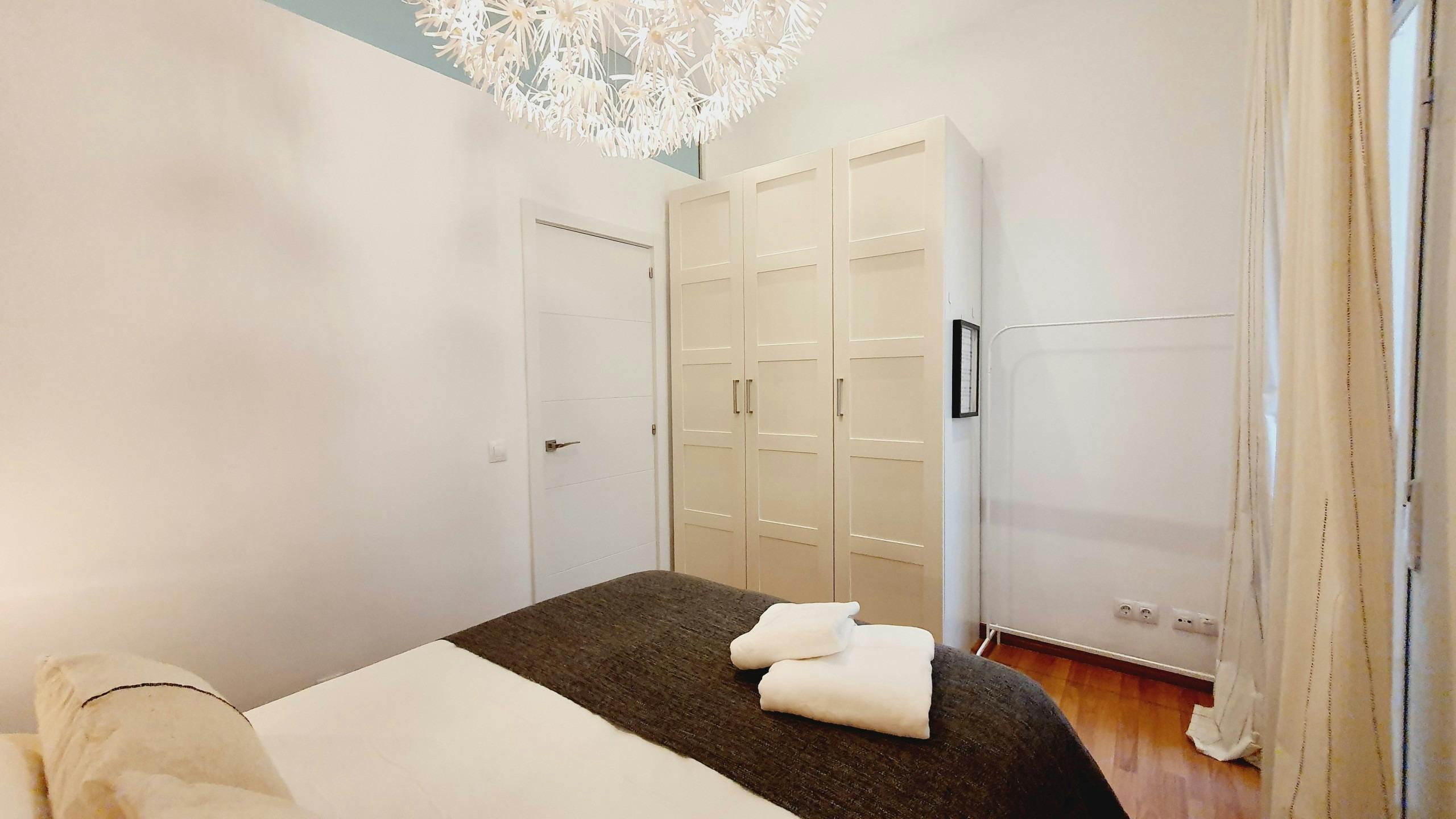 1-Bedroom Apartment in Calle de Valverde, Madrid (1715410) room image 2