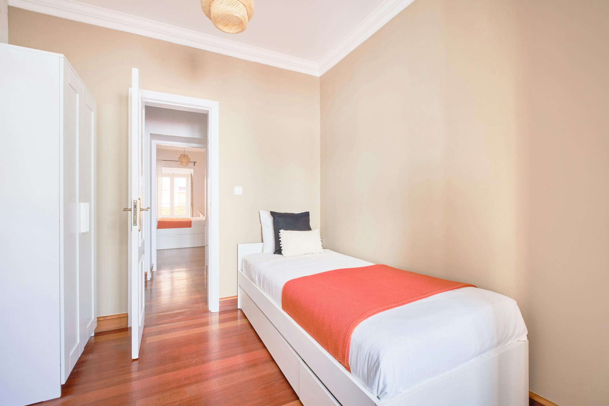 Private room in Rua de São Bento, Lisbon (1715435) room image 2