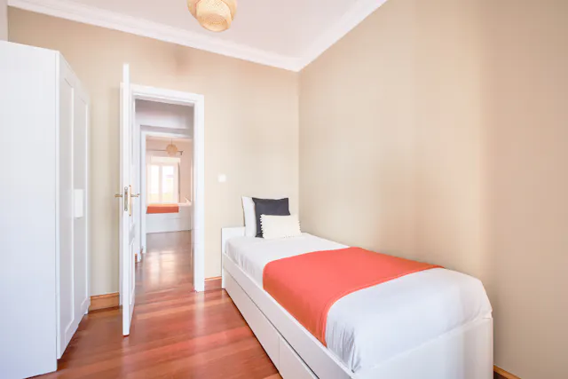 Private room in Rua de São Bento, Lisbon (1715435) room image 2