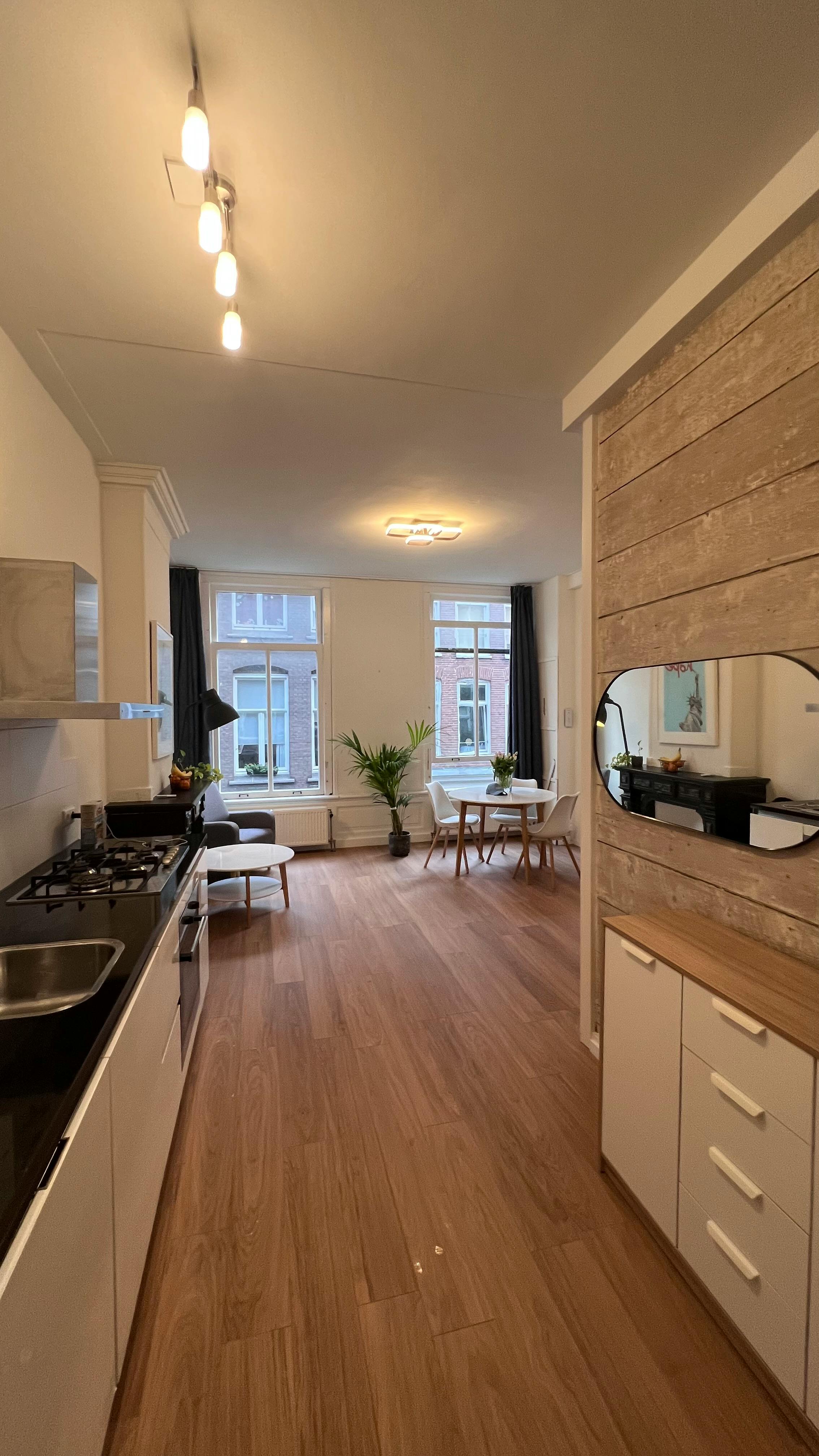 Apartment for rent for €2,600 per month in Amsterdam, Rapenburg