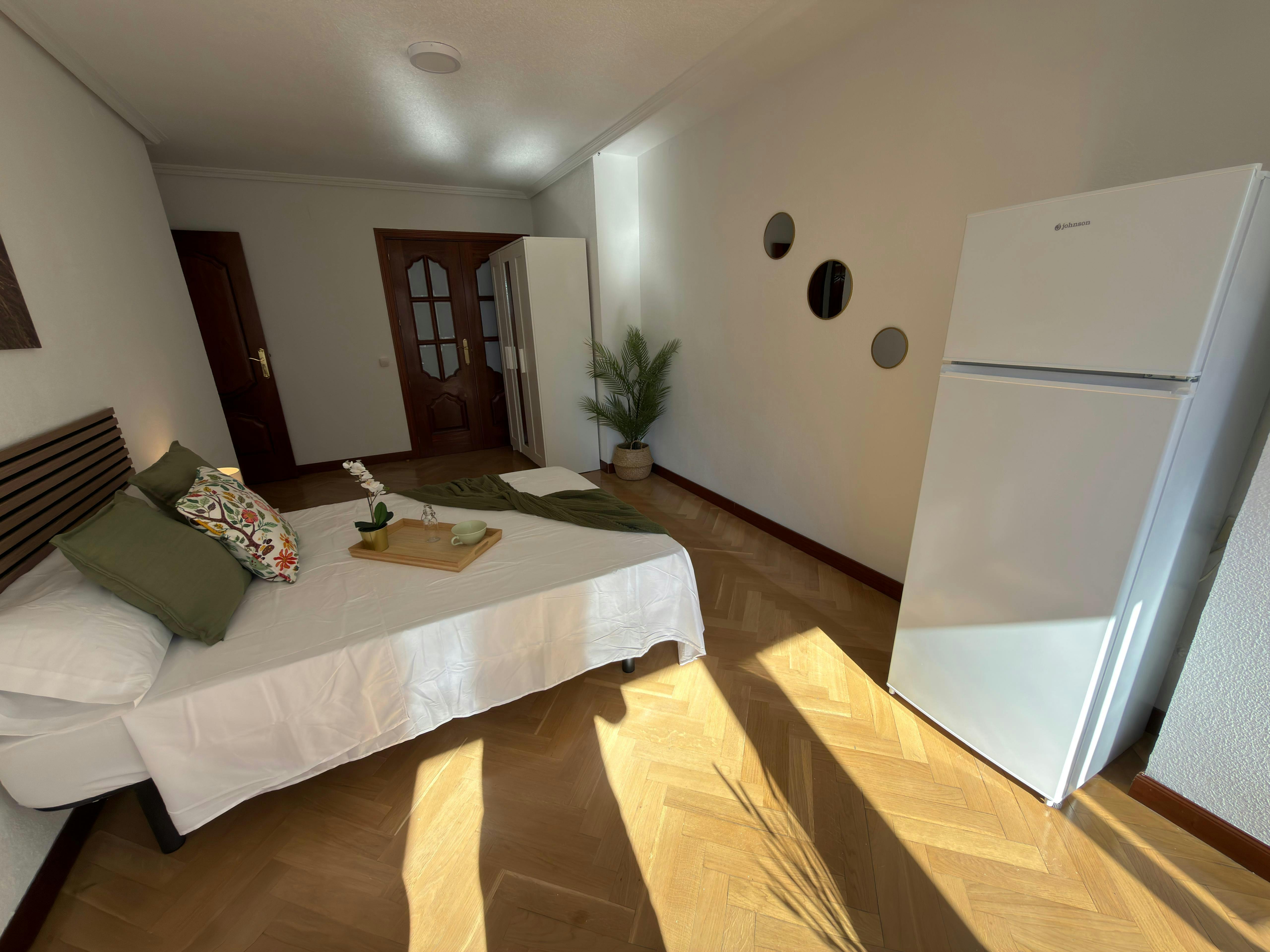 Private room in Avenida de El Ferrol, Madrid (1715479) ROOM 3