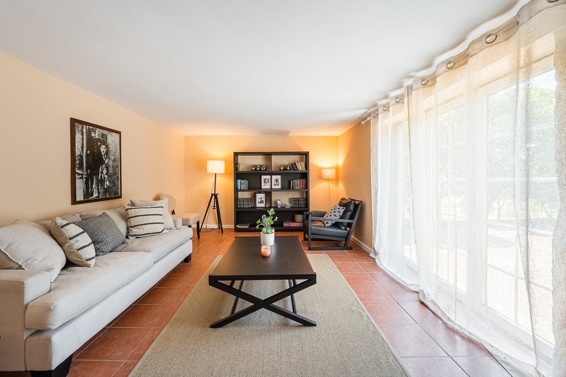 Apartment for rent for €10 per month in Viatodos, Rua de Fontela