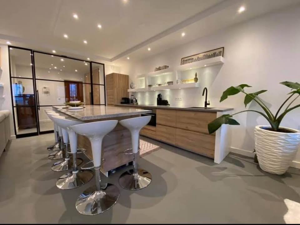Apartamento en alquiler por 5700 € al mes en Amsterdam, Nachtwachtlaan