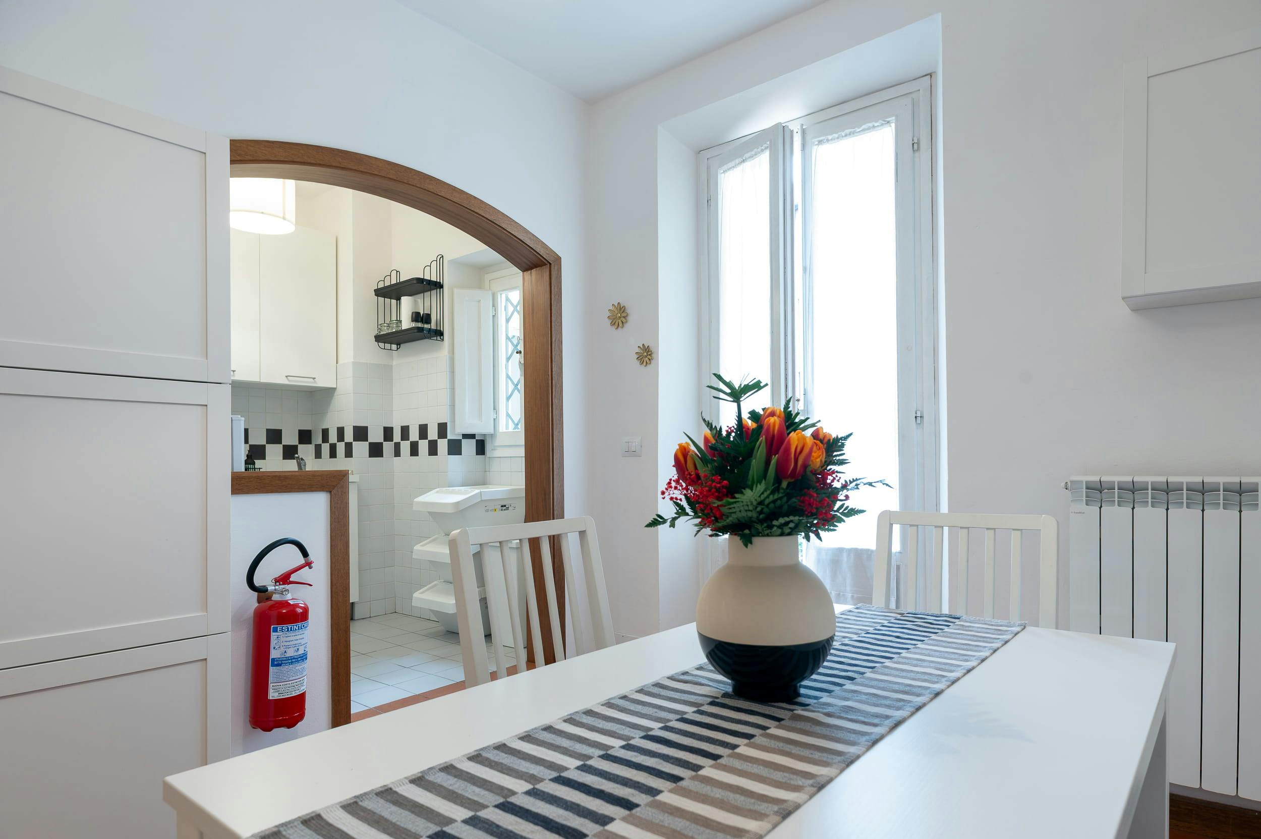 1-Bedroom Apartment in Vicolo dei Bigozzi, Florence (1715660) ROOM 1