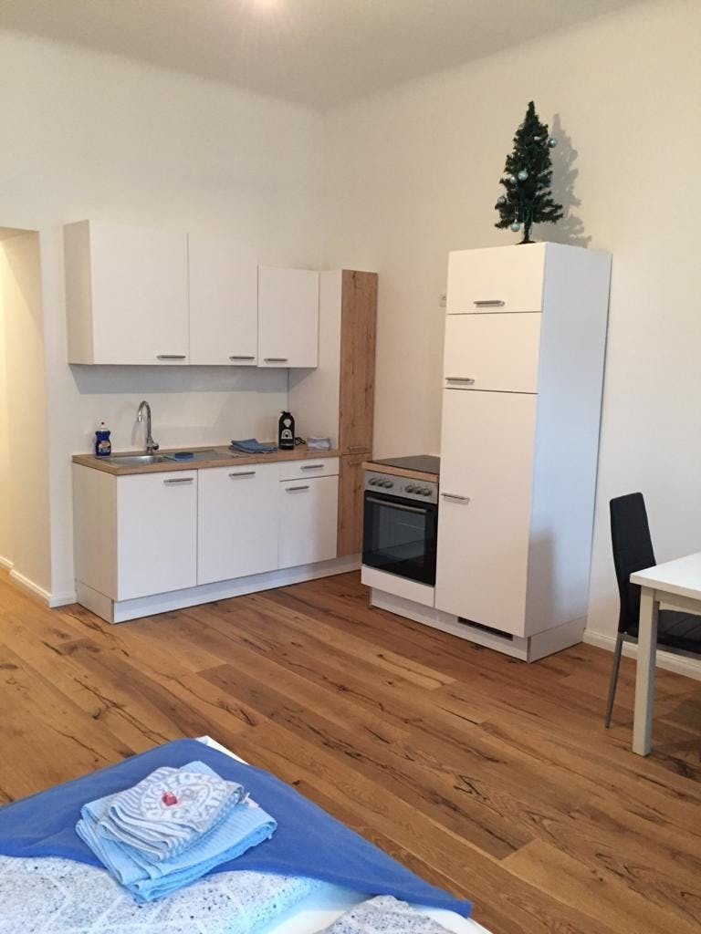 Hütteldorfer Straße, Vienna preview