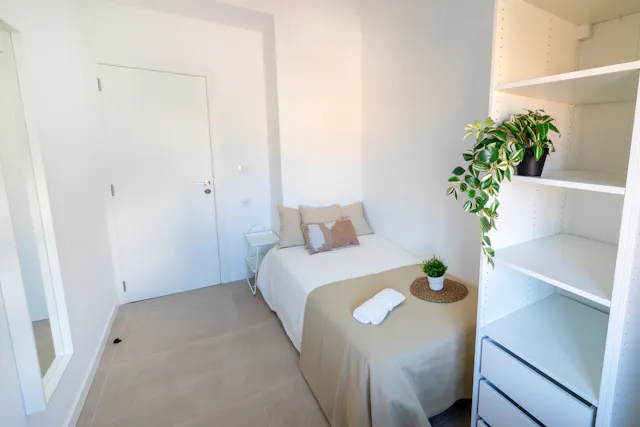 Private room in Carrer de l'Escultor Josep Capuz, Valencia (1715695) room image 1