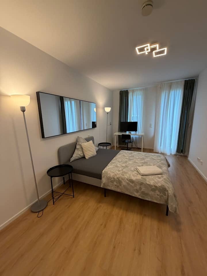 Apartment for rent for €3,200 per month in Gilching, Uranusstraße