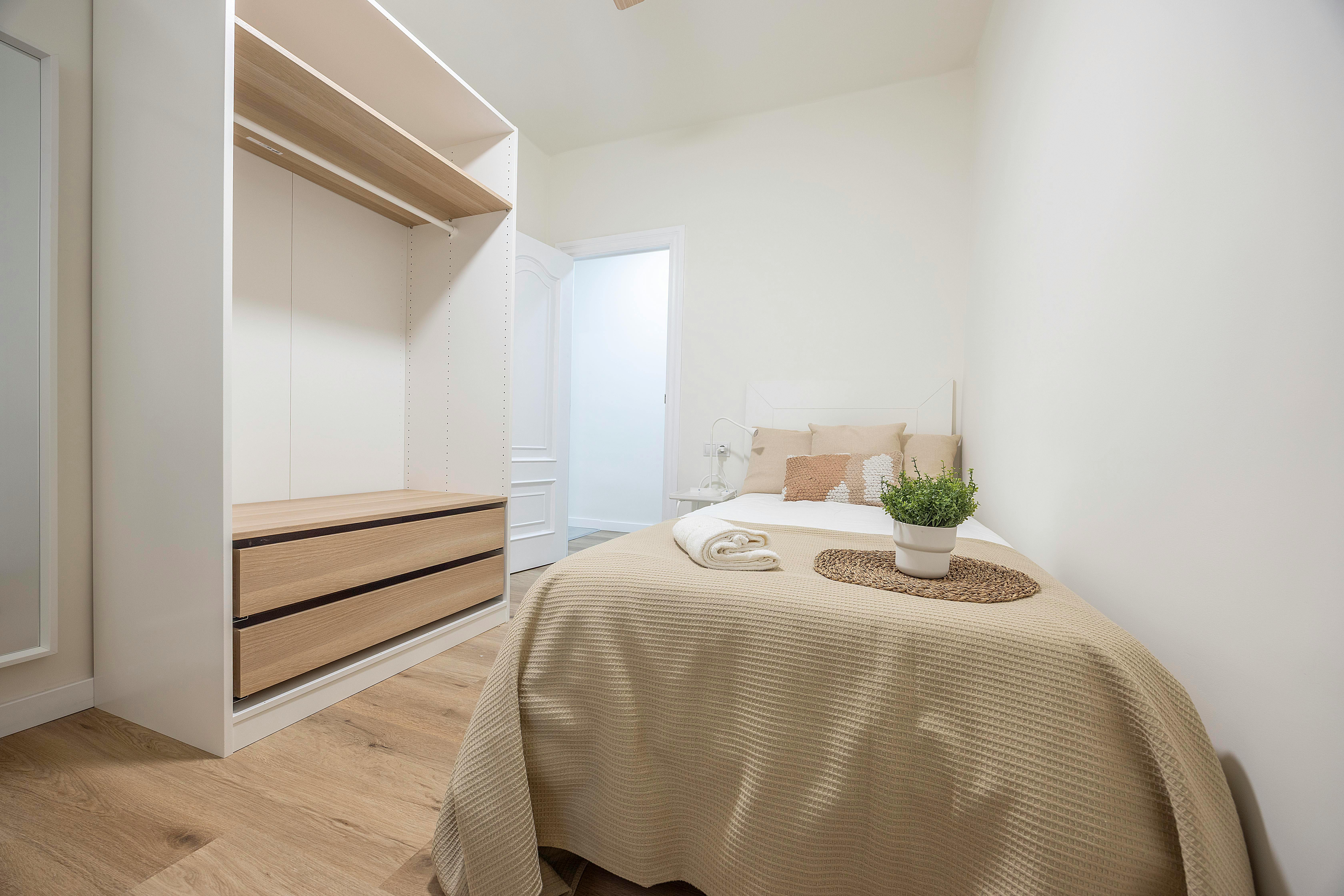 Carrer de l'Escultor Josep Capuz, Valencia preview