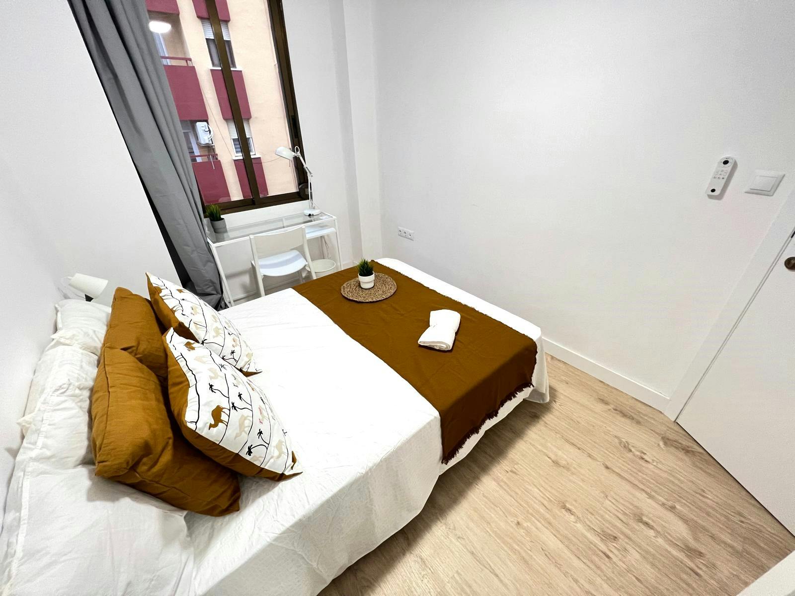 Private room in Carrer de Finestrat, Valencia (1715718) room image 2