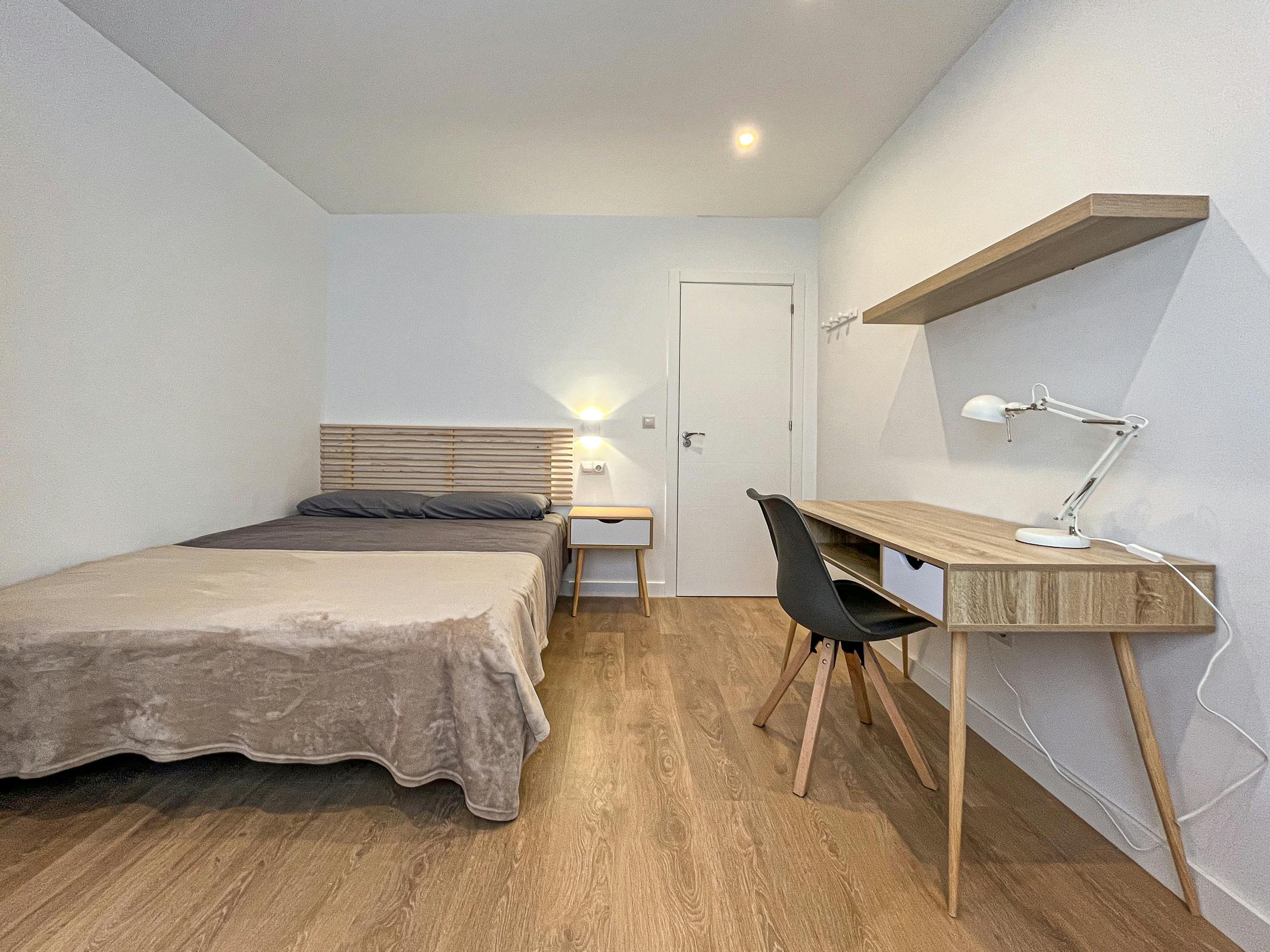 Cameră privată de închiriat pentru 479 EUR pe lună în Oviedo, Avenida de Pumarín