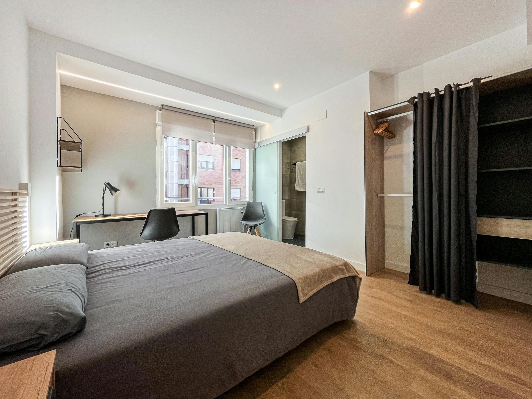 Privé kamer te huur voor € 495 per maand in Oviedo, Avenida de Pumarín