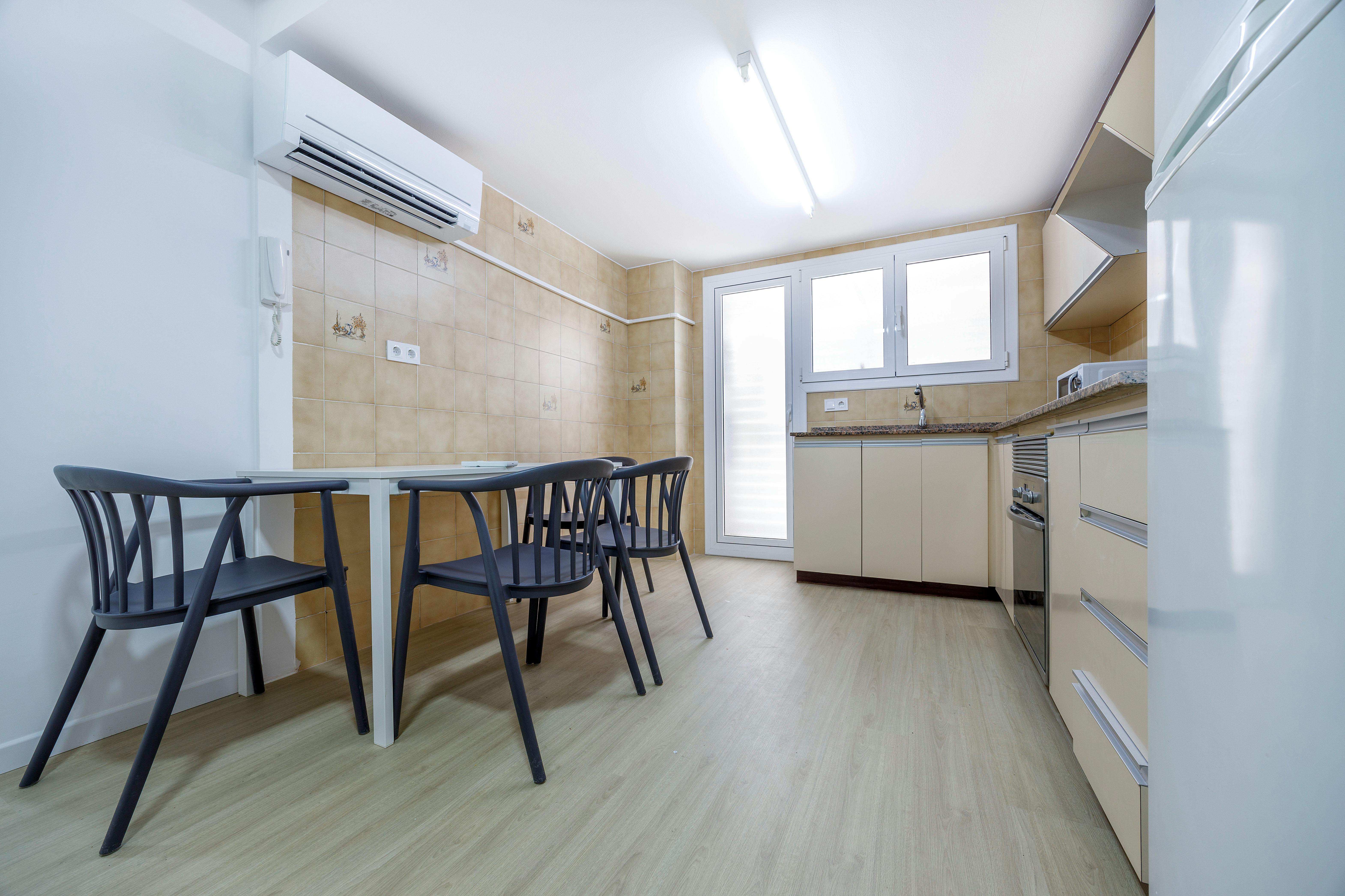 Private room in Carrer de Màlaga, Valencia (1715750) room image 7