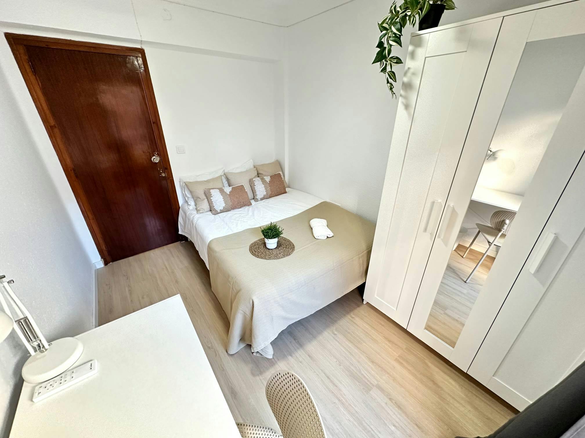 Private room in Carrer de la Murta, Valencia (1715756) room image 1