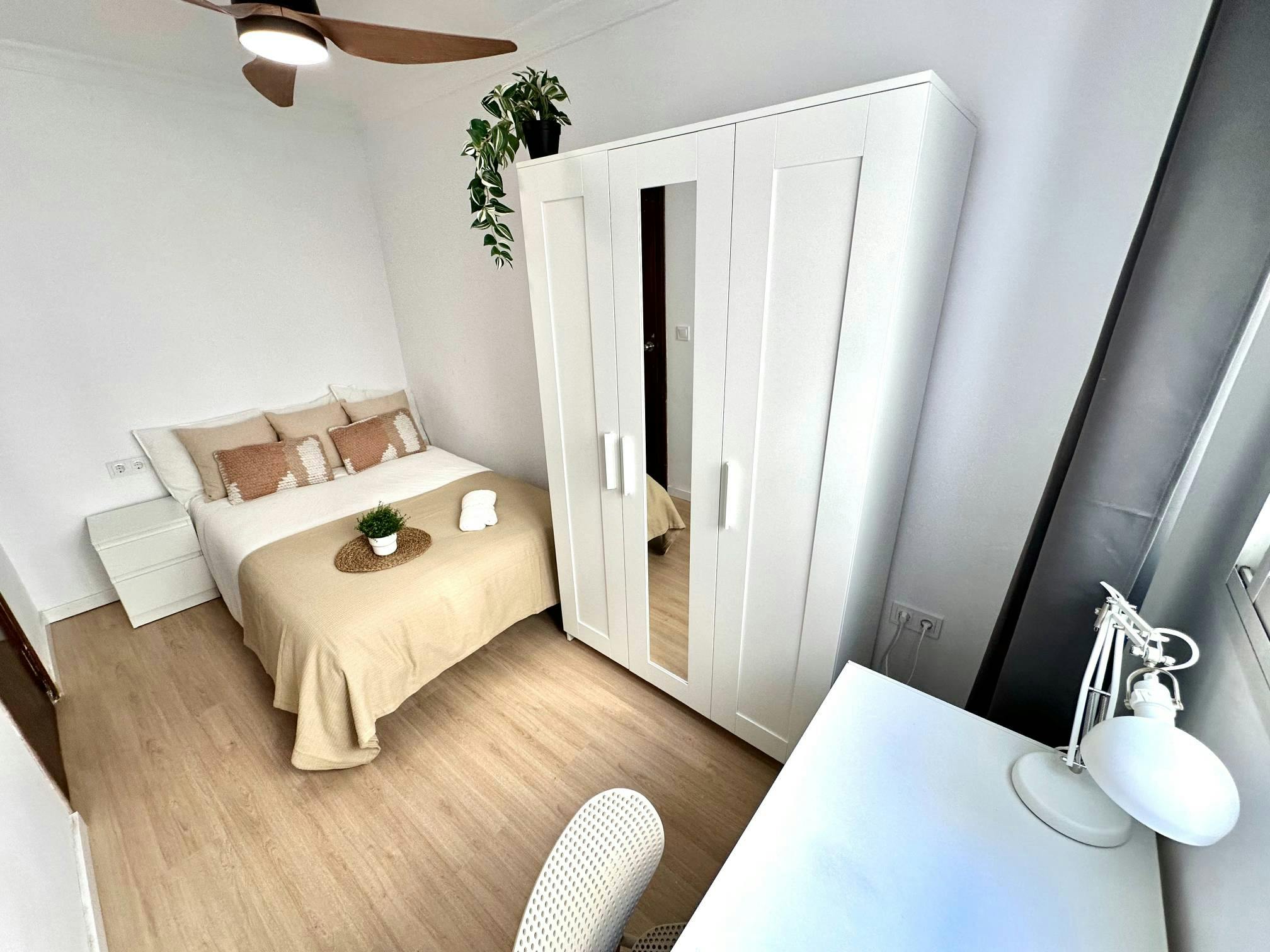 Private room in Carrer de la Murta, Valencia (1715759) room image 1