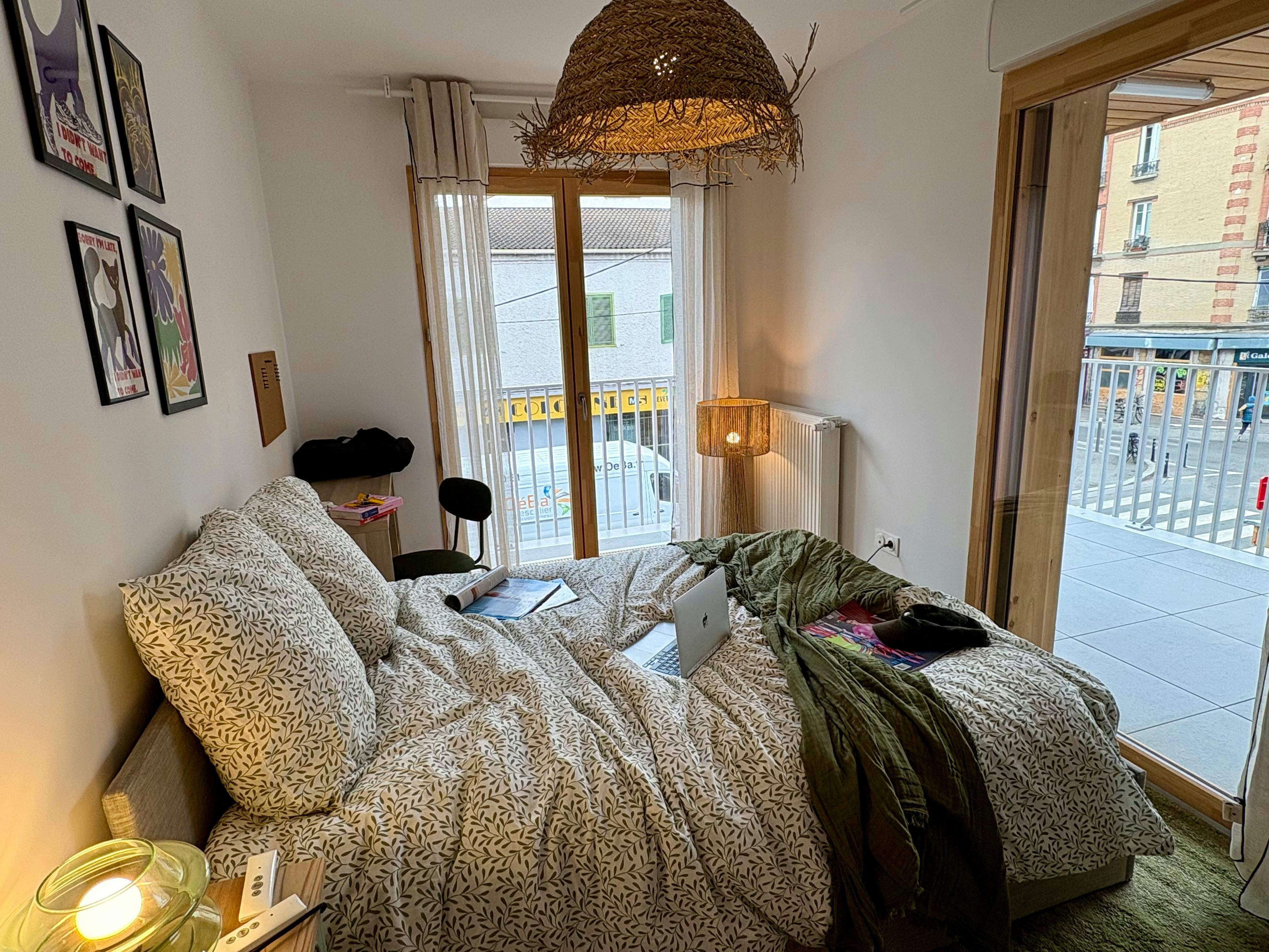 Rue de Paris, Montreuil preview