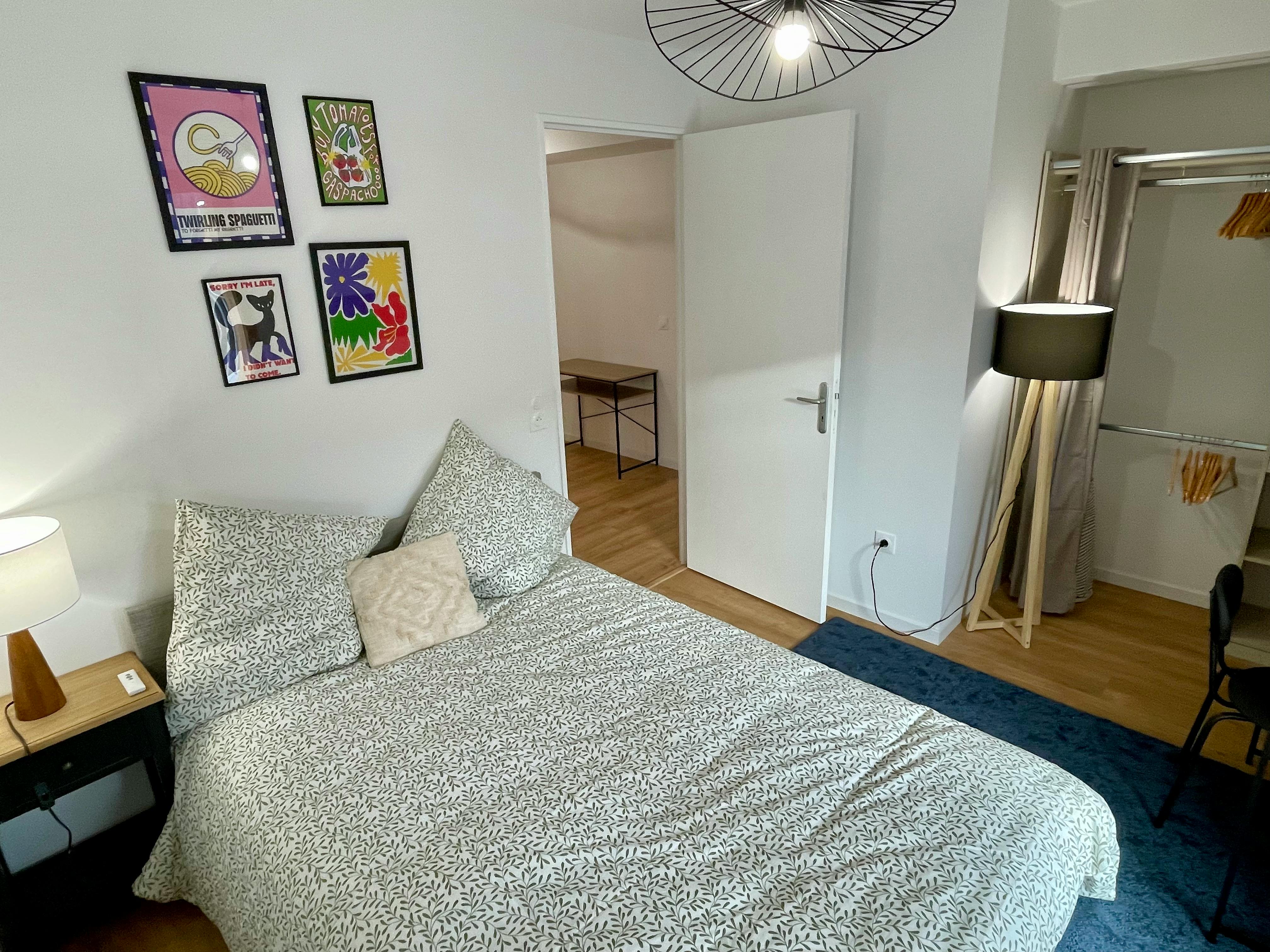 Rue de Paris, Montreuil preview