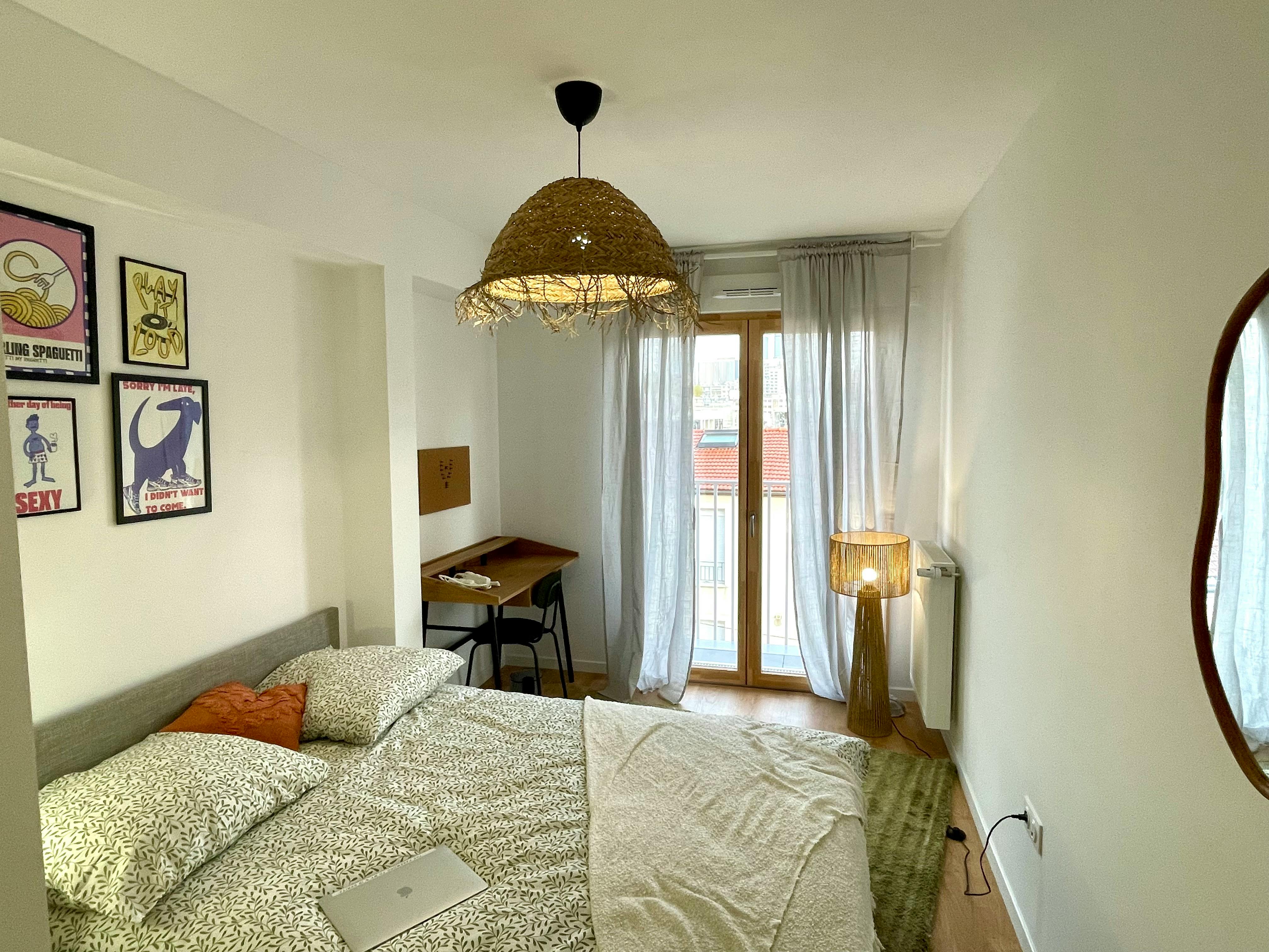 Rue de Paris, Montreuil preview