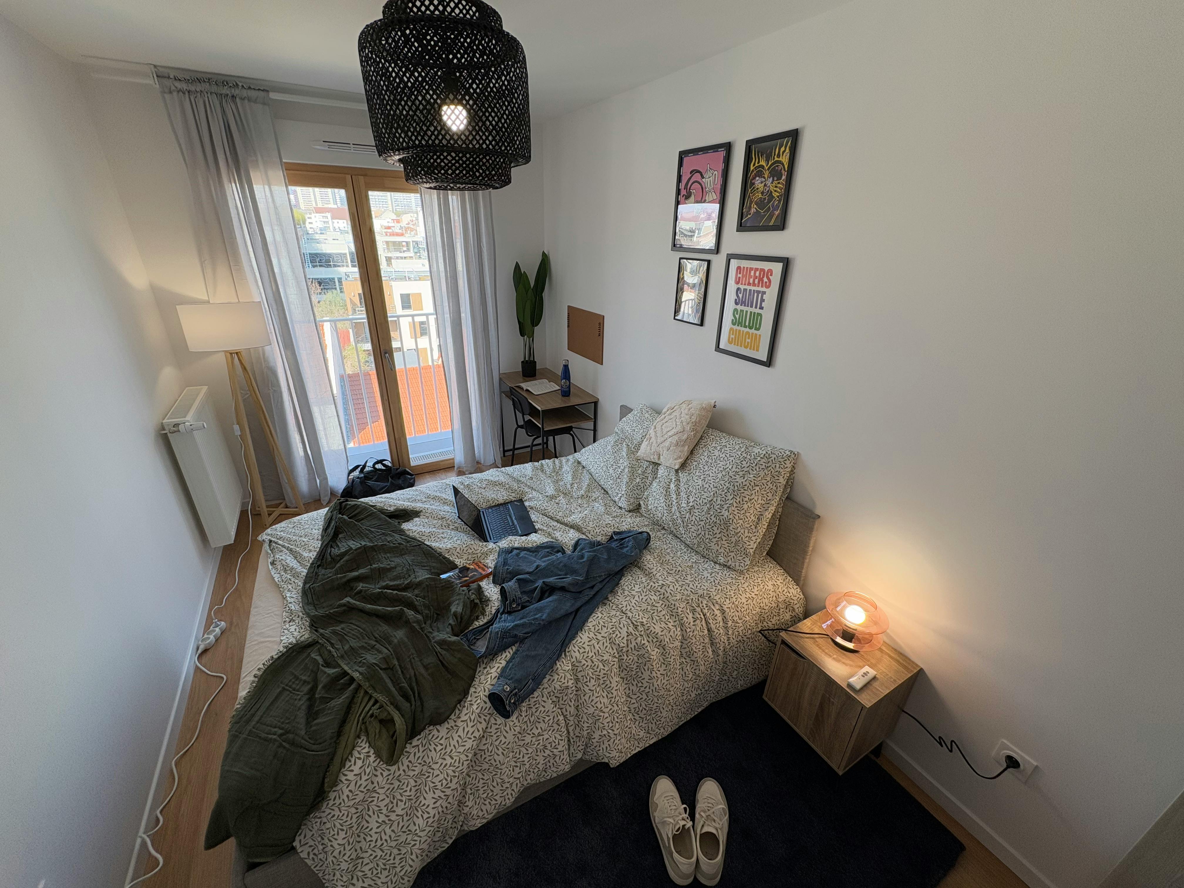 Rue de Paris, Montreuil preview