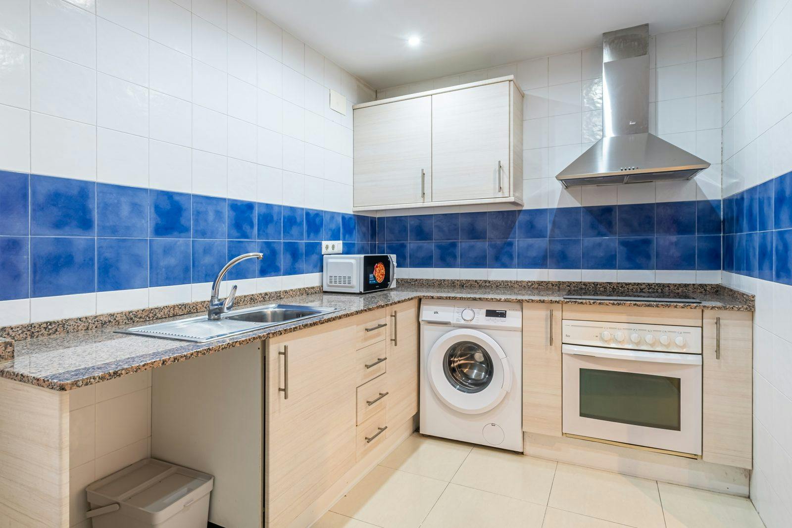 Wohnung zu mieten für 550 € pro Monat in Alicante, Avinguda d'Aguilera