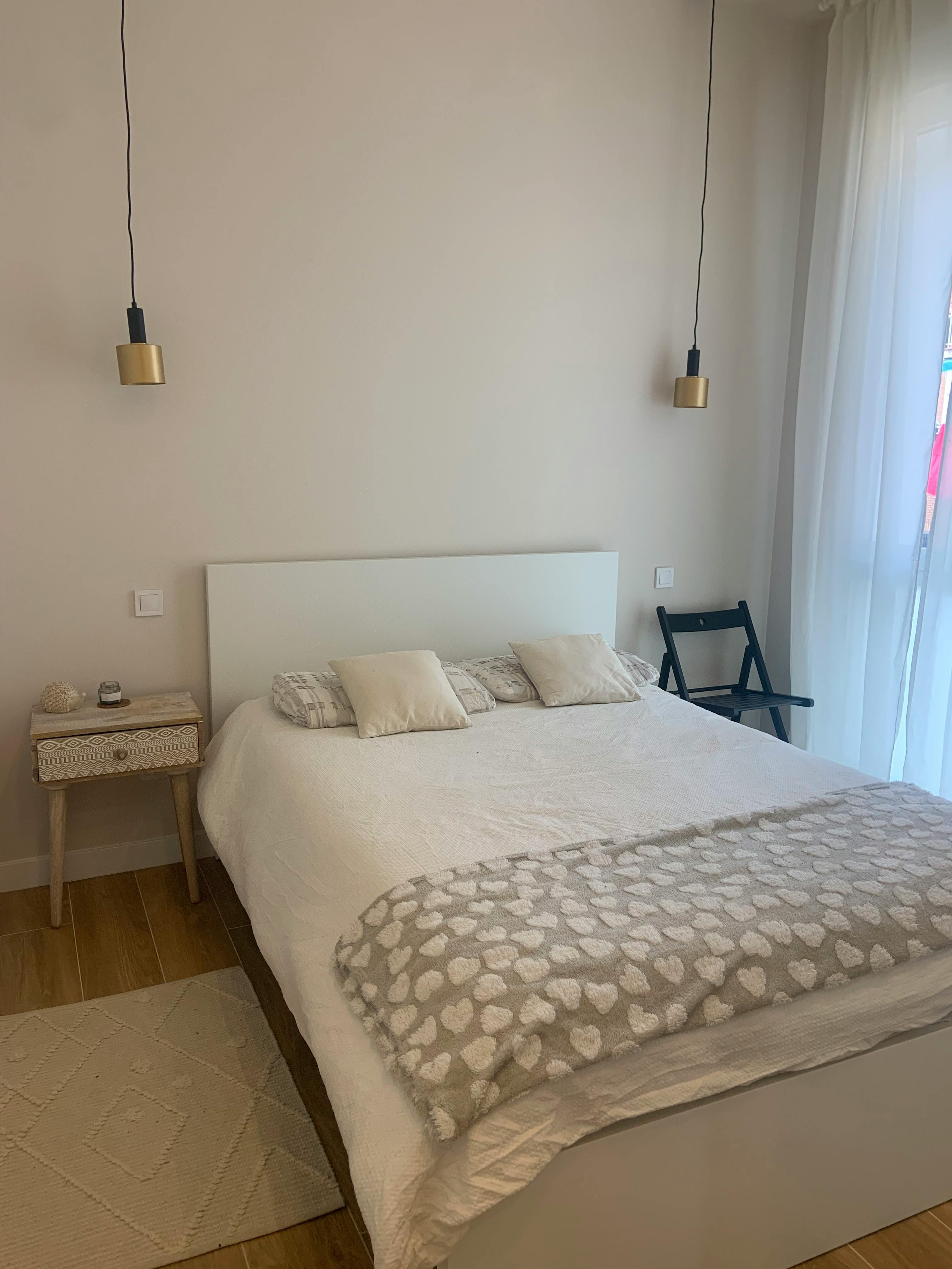 Wohnung zu mieten für 1.350 € pro Monat in Madrid, Calle de Berastegui