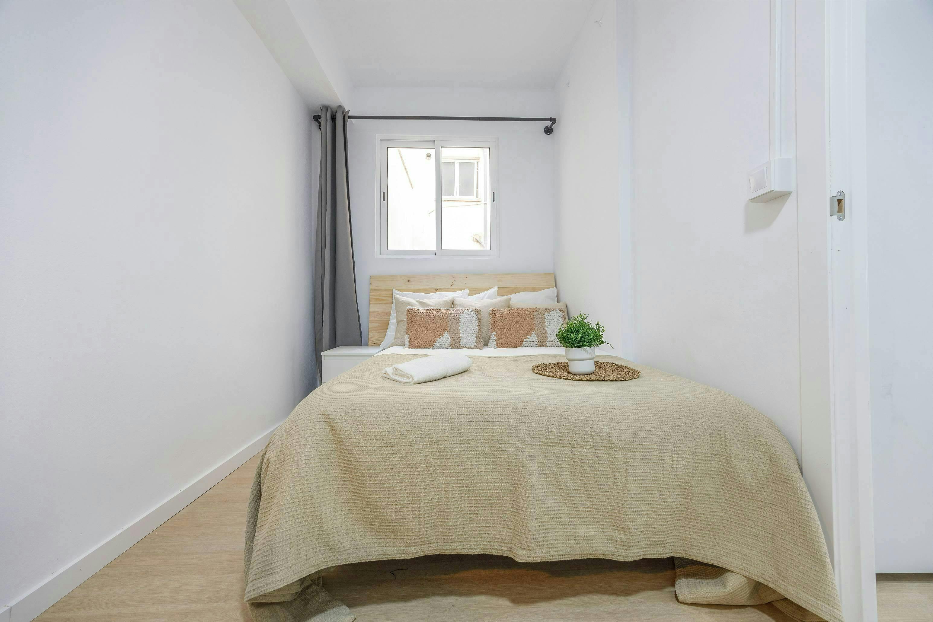 Private room in Carrer de la Vila de Muro, Valencia (1716143) room image 1