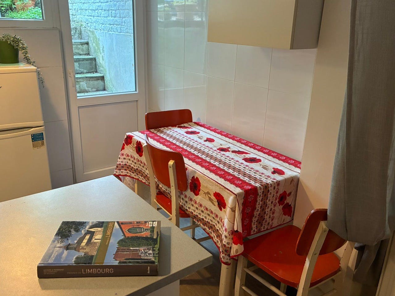 Apartament de închiriat pentru 950 EUR pe lună în Ixelles, Avenue de la Couronne