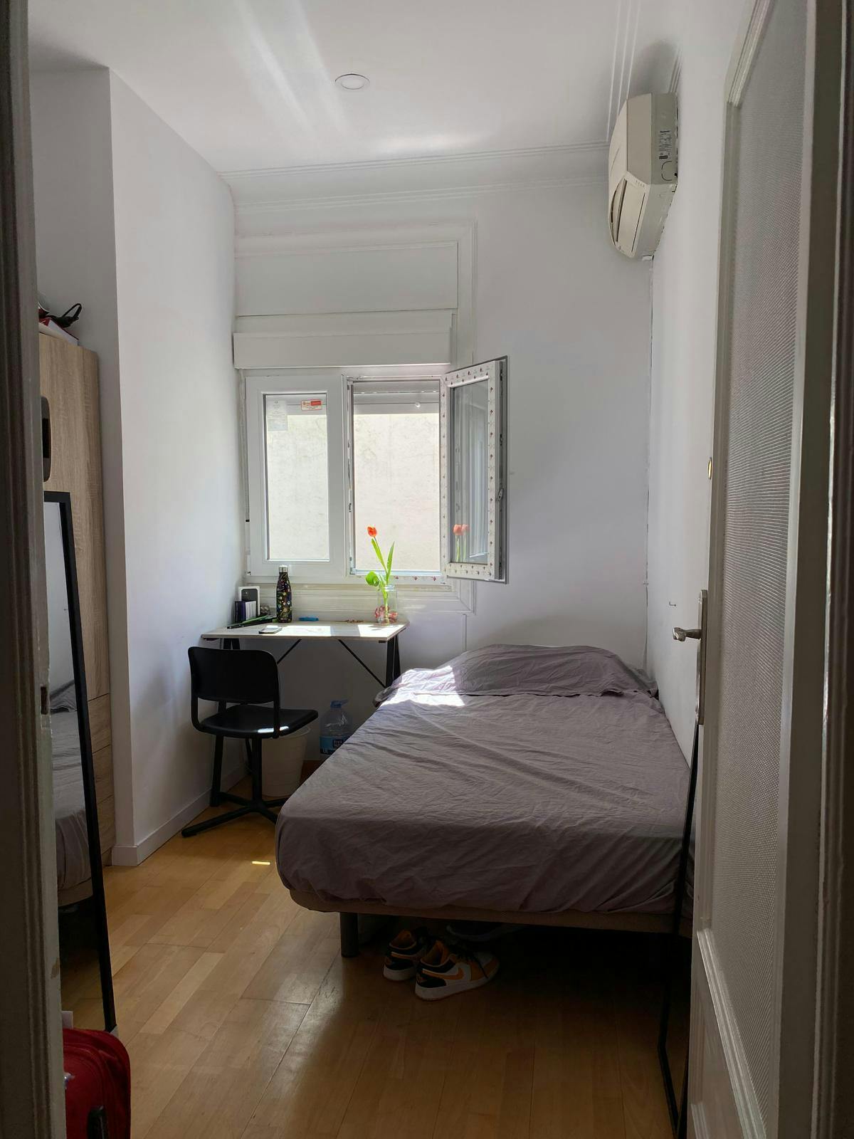 Private room in Carrer de Santa Amèlia, Barcelona (1716443) room image 1