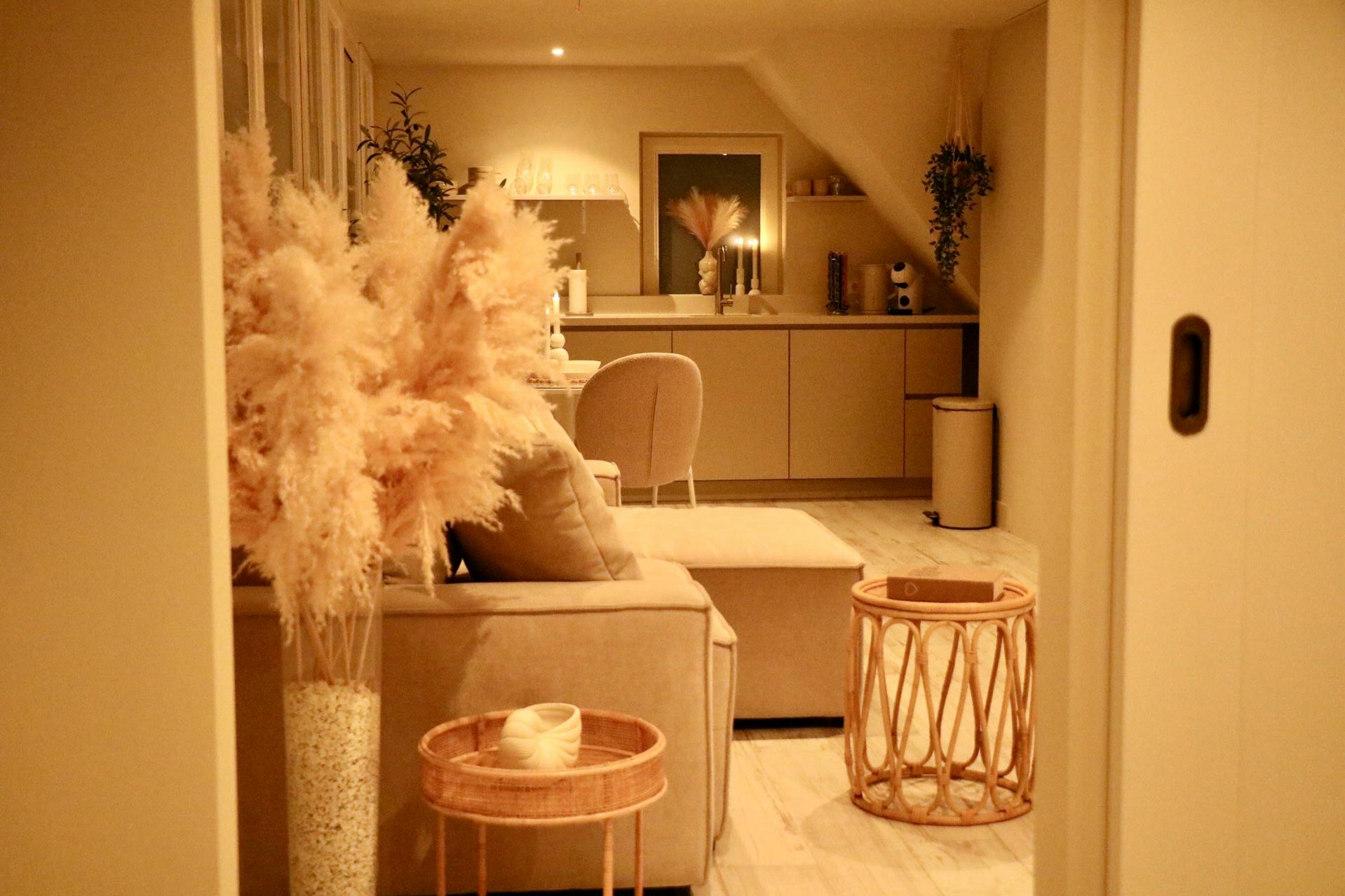 Apartment for rent for €4,950 per month in Oegstgeest, Rijnzichtweg