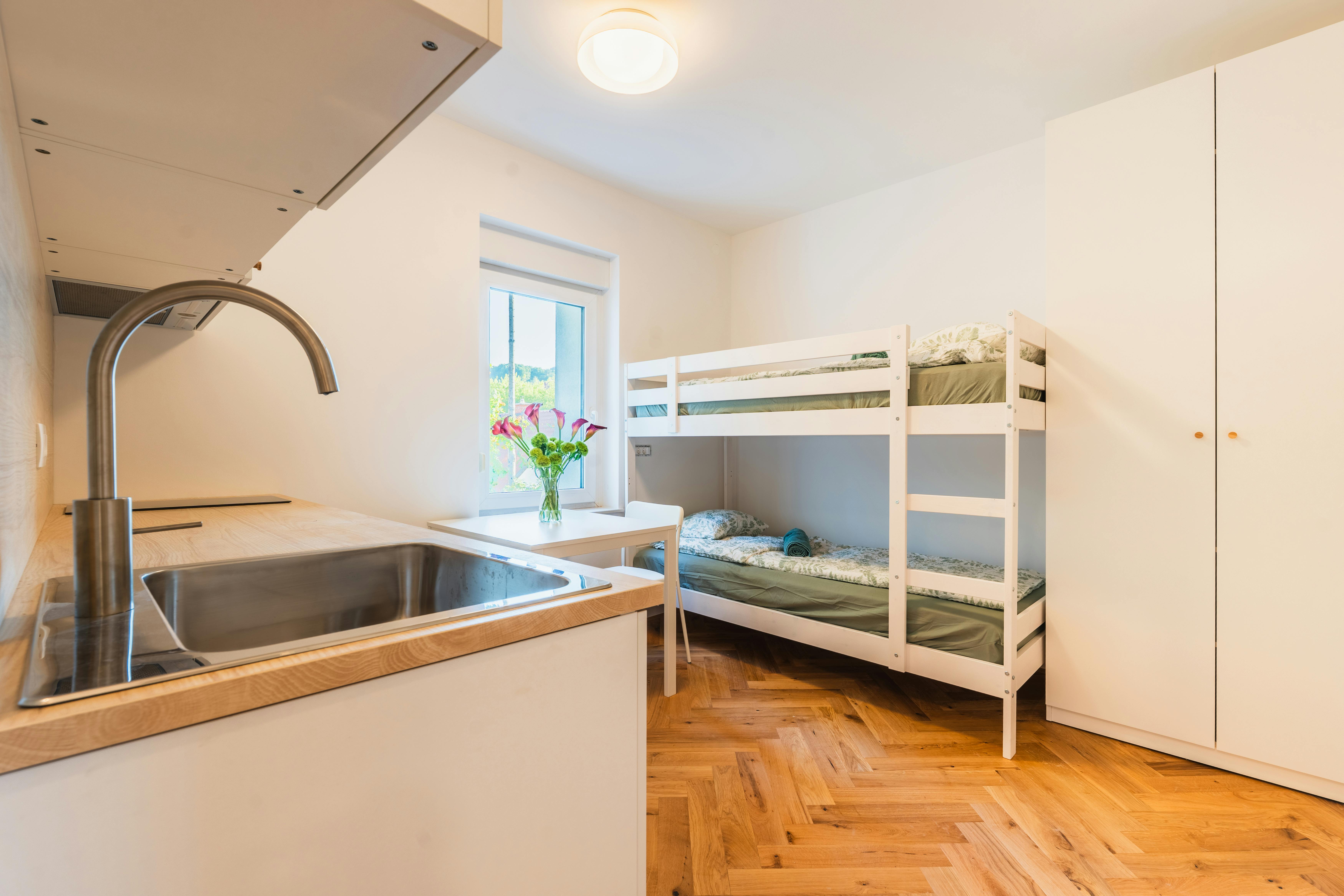 Shared room for rent for €600 per month in Ljubljana, Kavškova ulica
