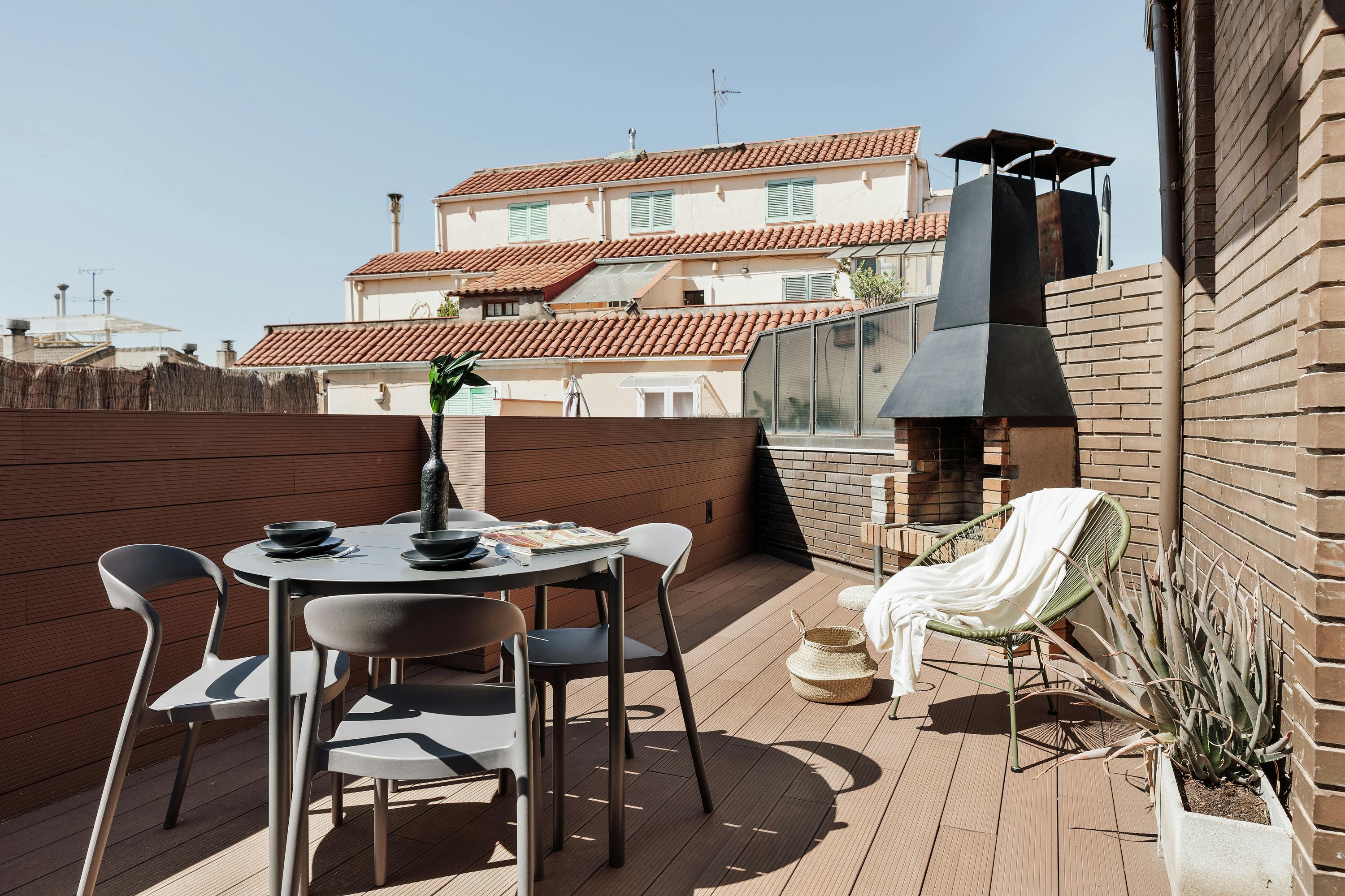 Apartment for rent for €2,139 per month in Barcelona, Carrer de la Travessia