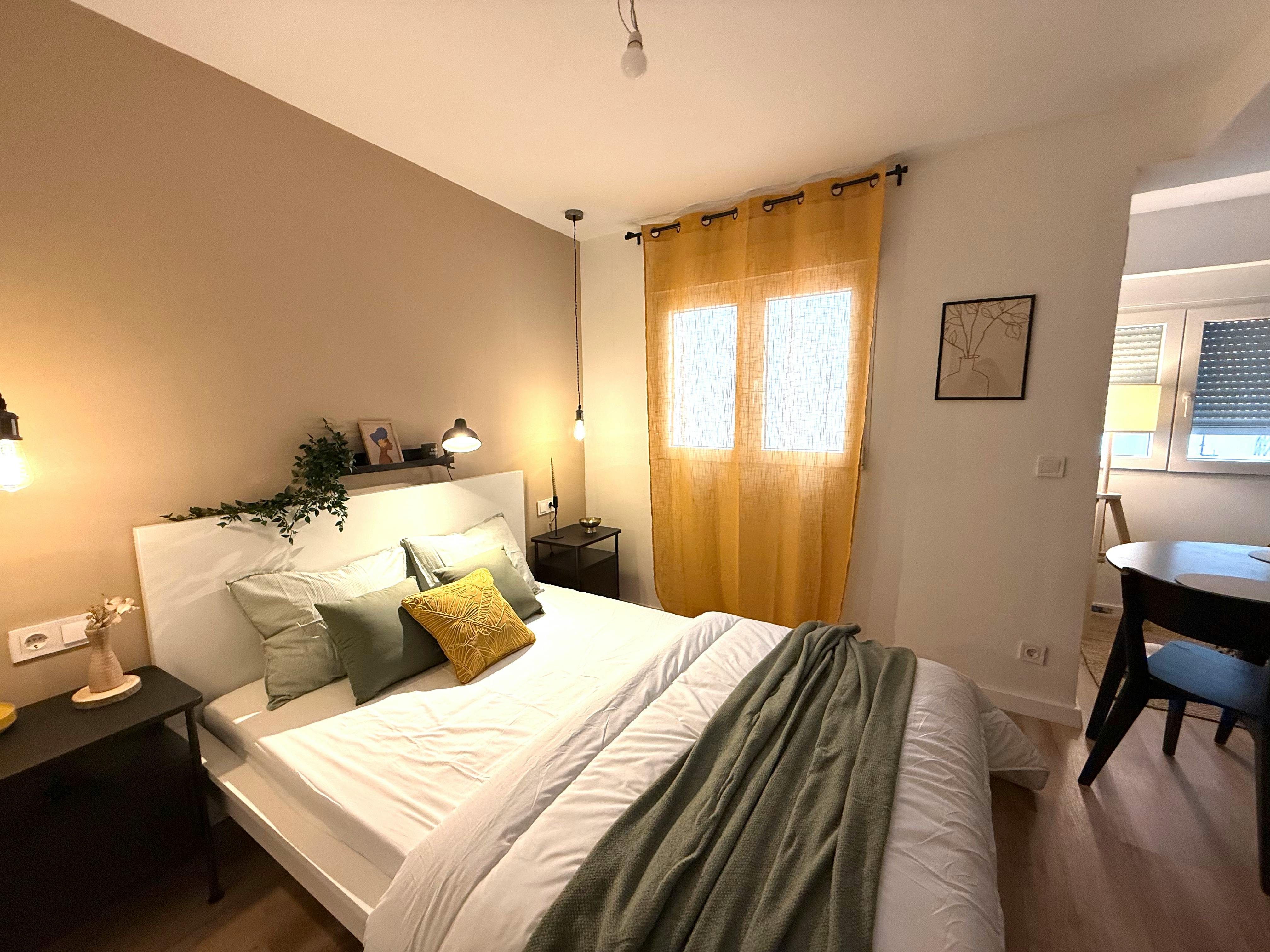 Estudio  en alquiler por 900 € al mes en Alicante, Calle Barcelona