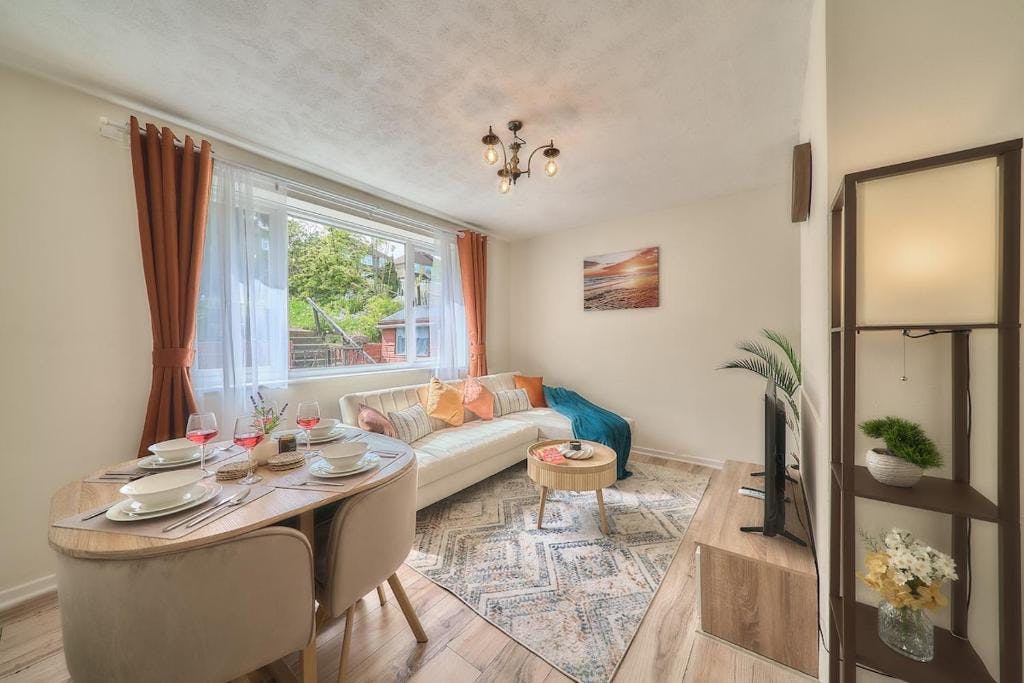 Casă de închiriat pentru 3.500 GBP pe lună în Luton, Saywell Road
