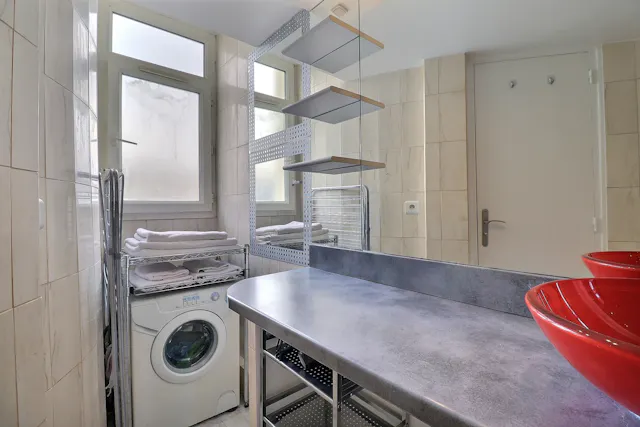 Apartment in Avenue des Champs-Élysées, Paris (1717135) room image 2