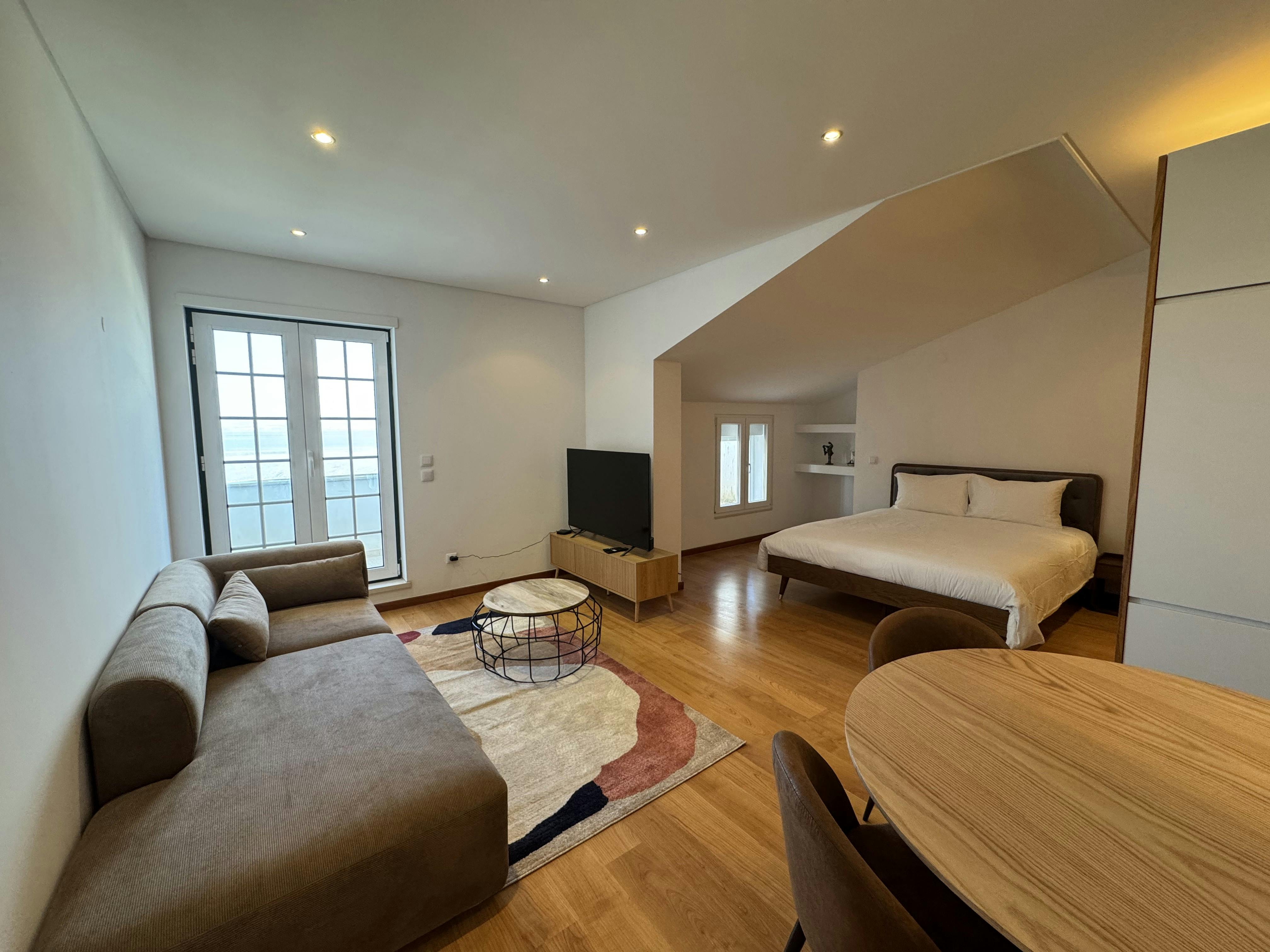 单间公寓 正在以 €1,600 的月租出租，其位于 Alcochete, Avenida Dom Manuel I